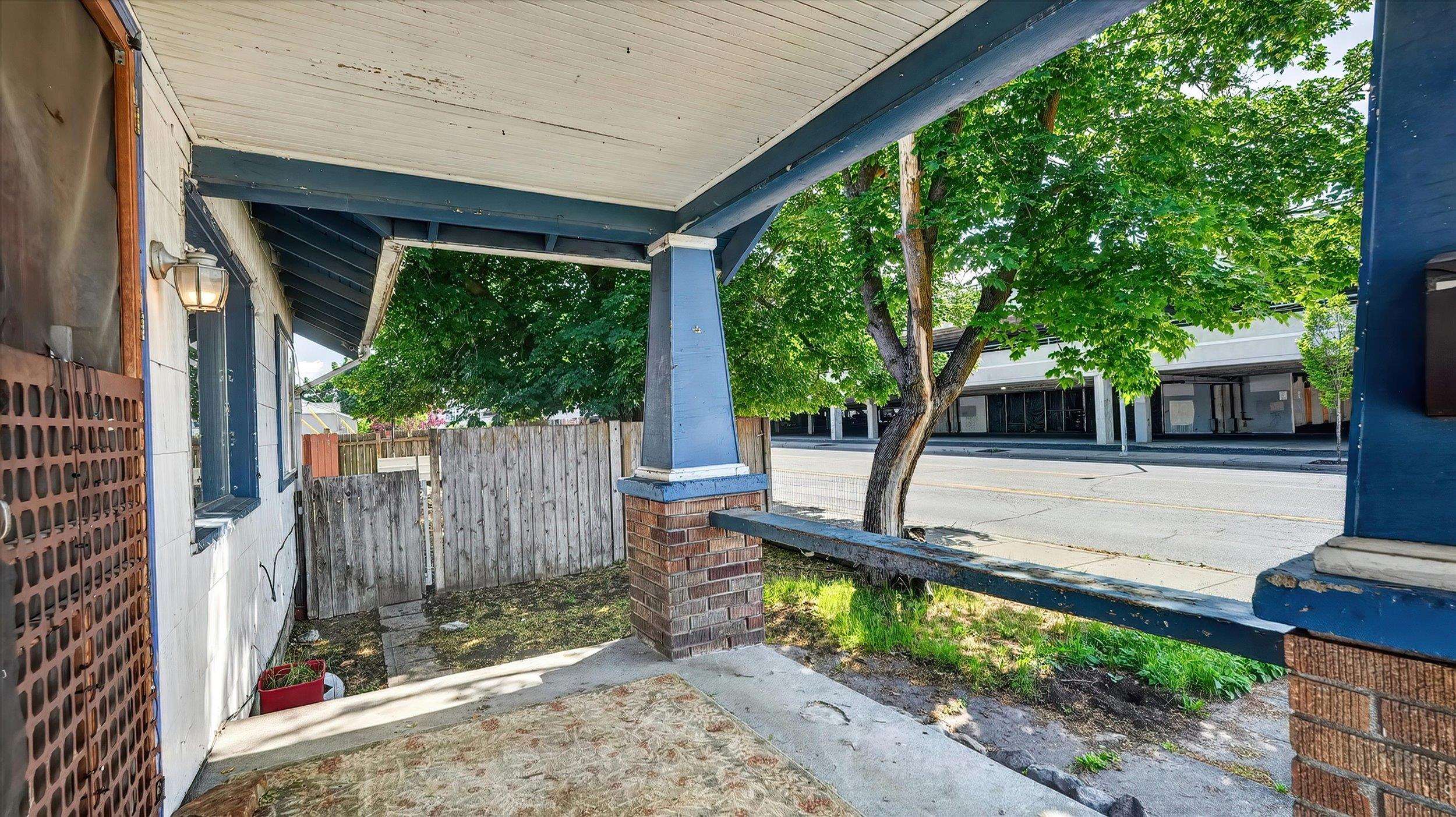 5016 N Lidgerwood St - Photo 4