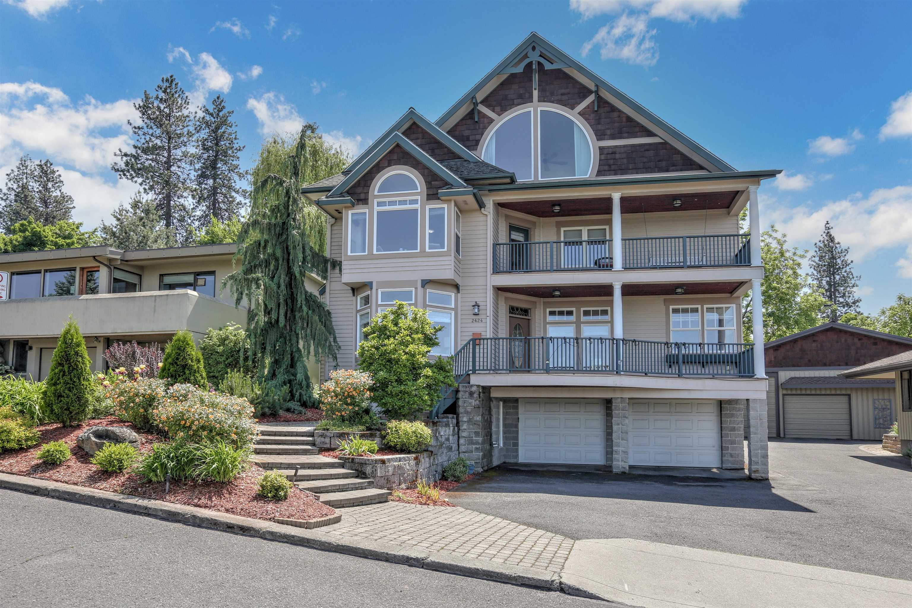 2424 E 9th Ave - Photo 1