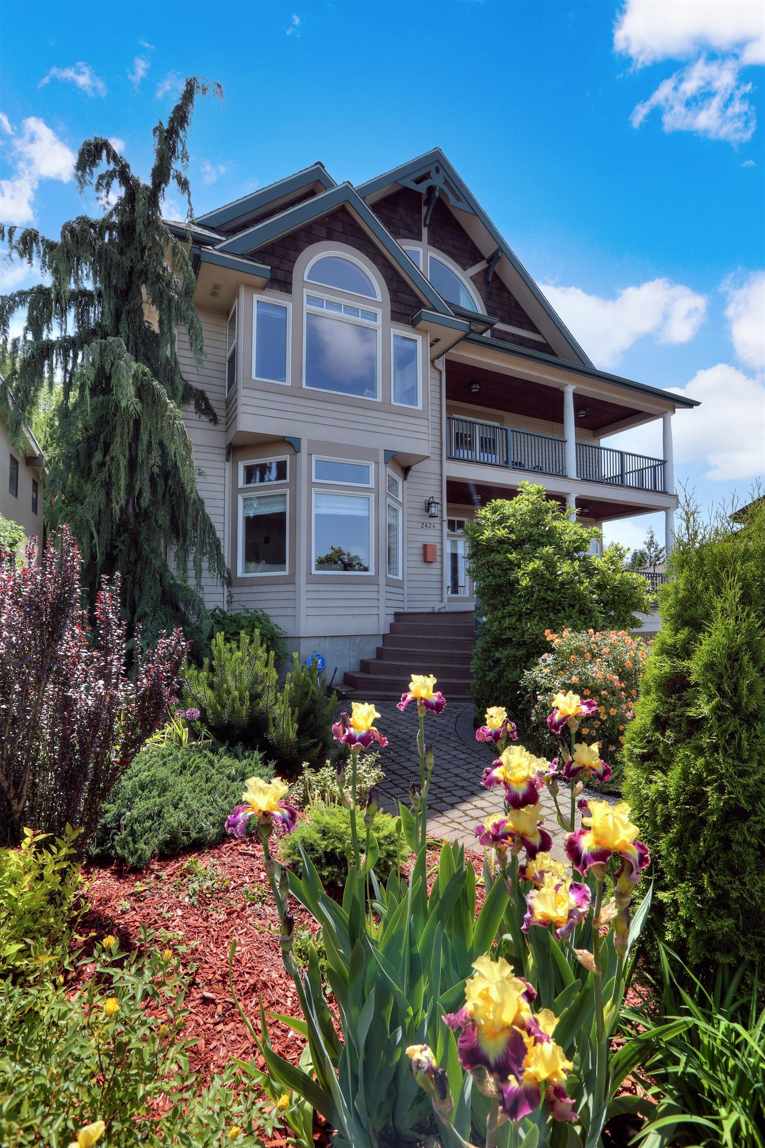 2424 E 9th Ave - Photo 2