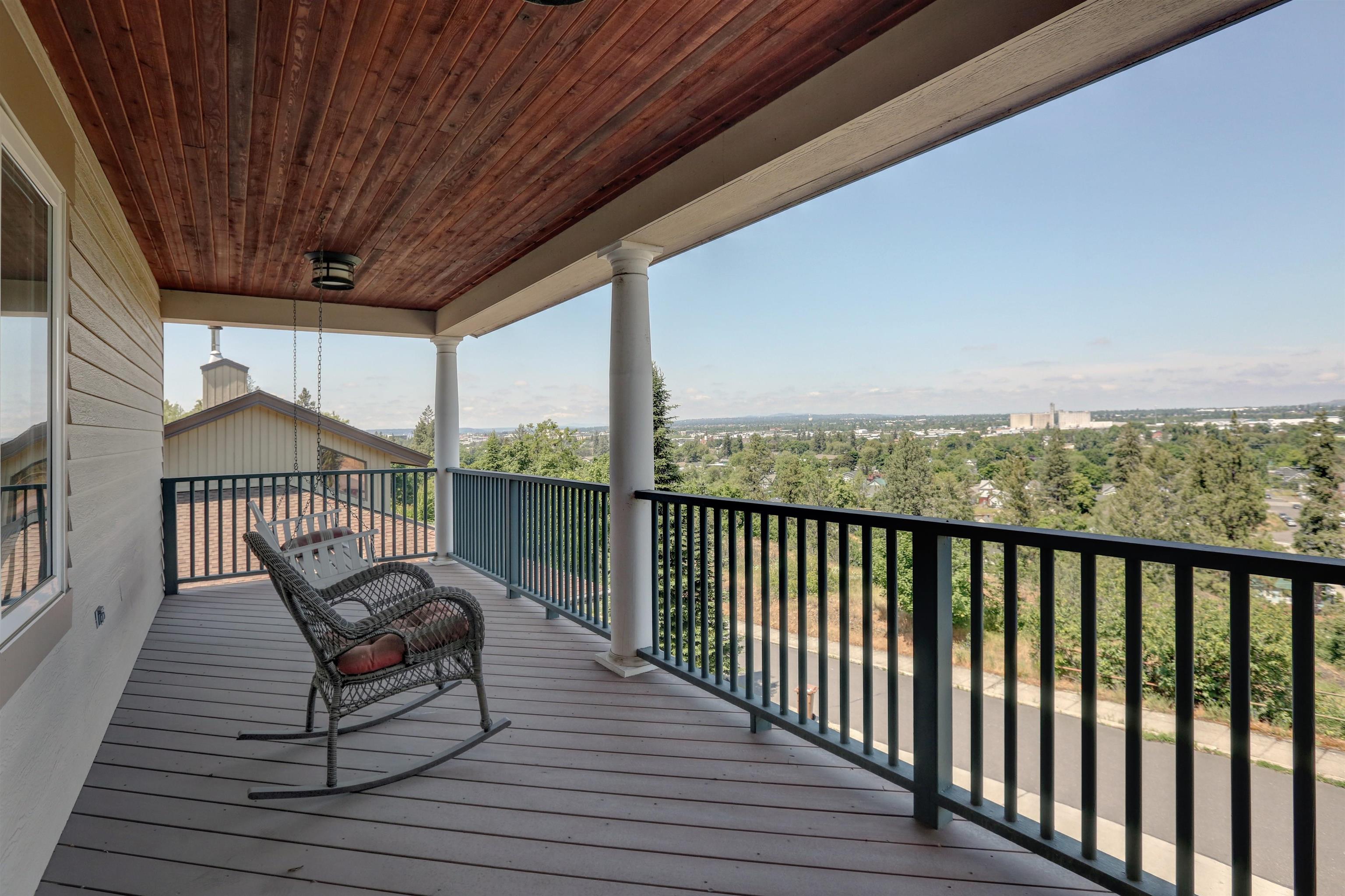 2424 E 9th Ave - Photo 3