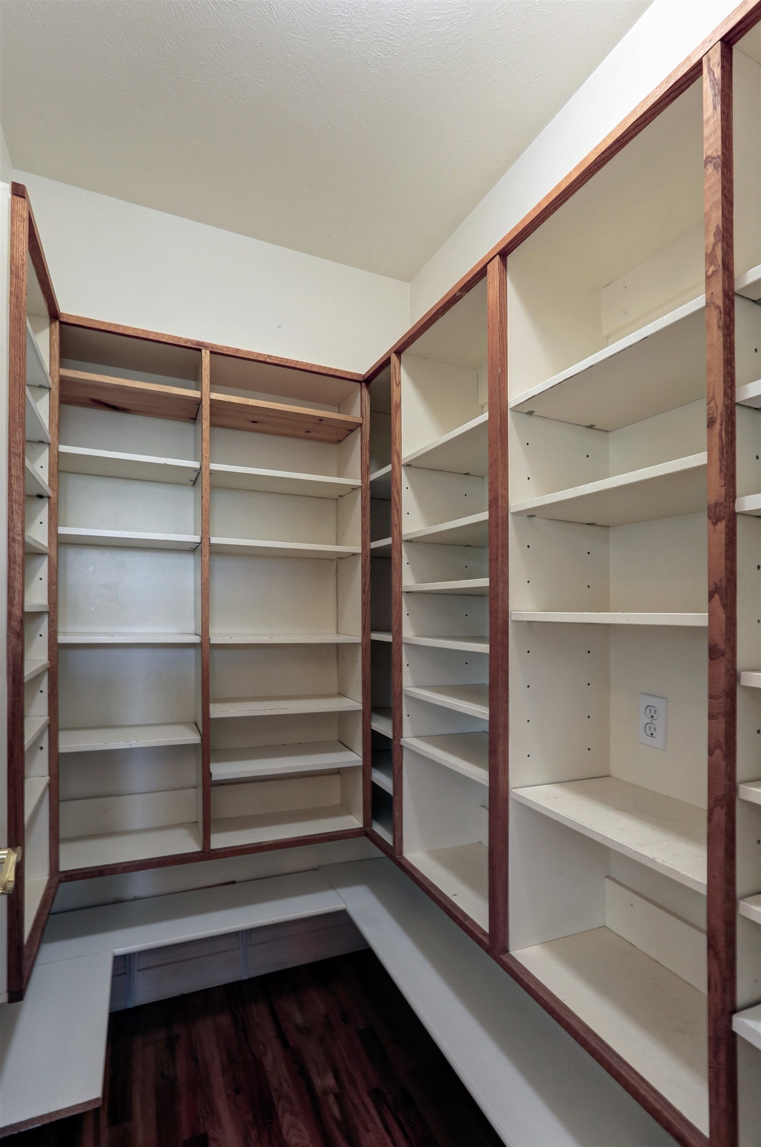 2424 E 9th Ave - Photo 16