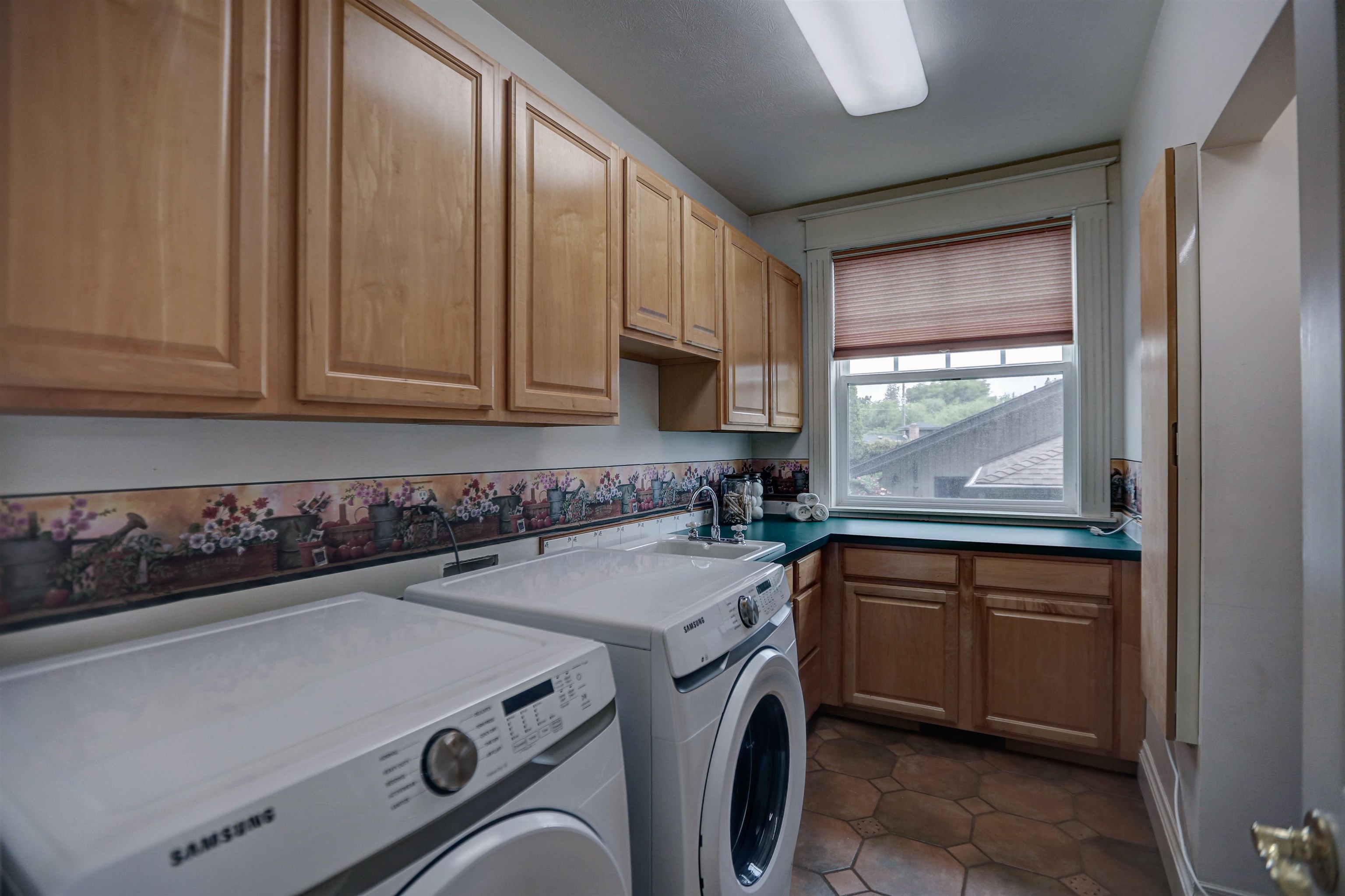2424 E 9th Ave - Photo 17
