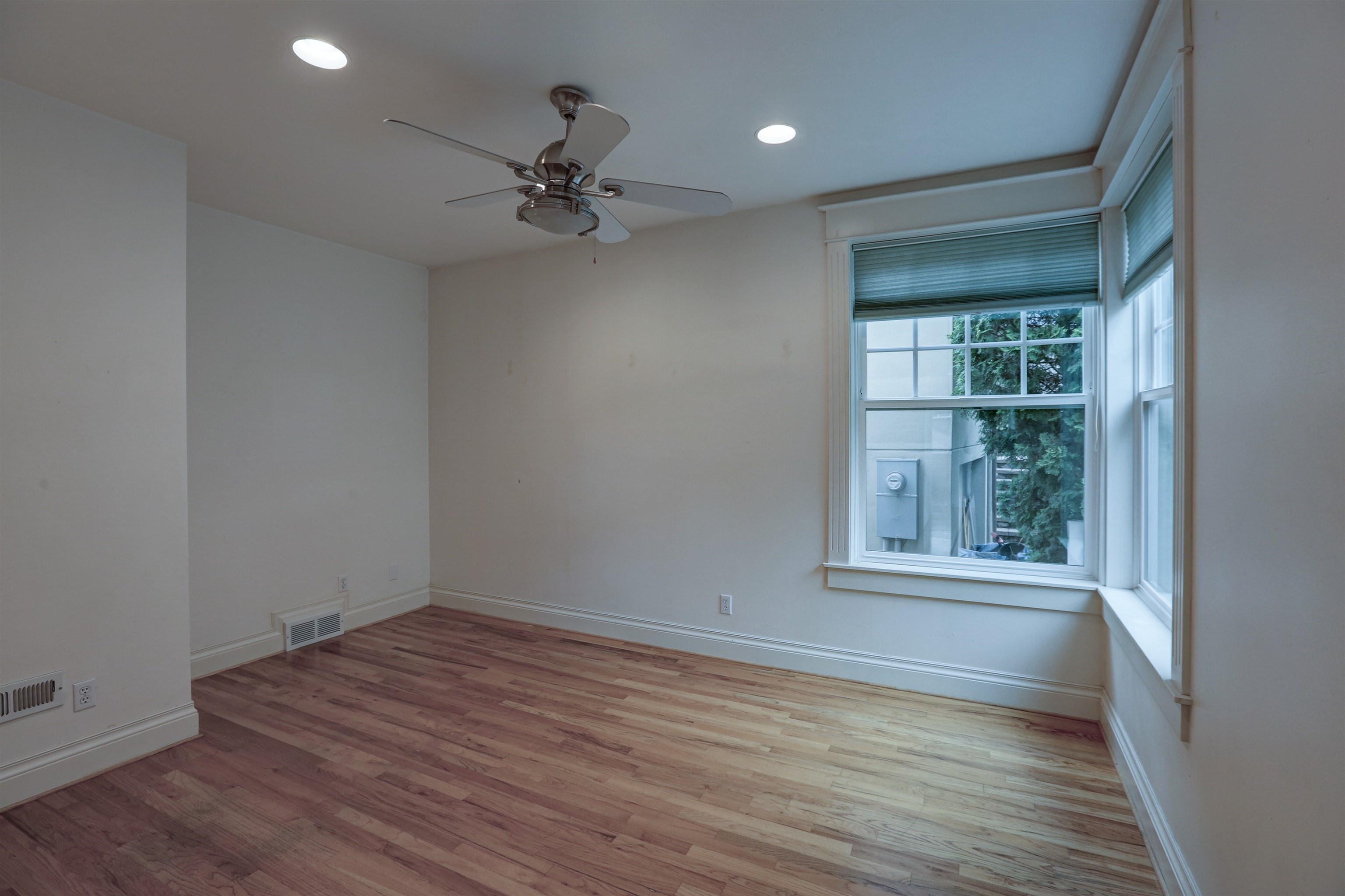 2424 E 9th Ave - Photo 22