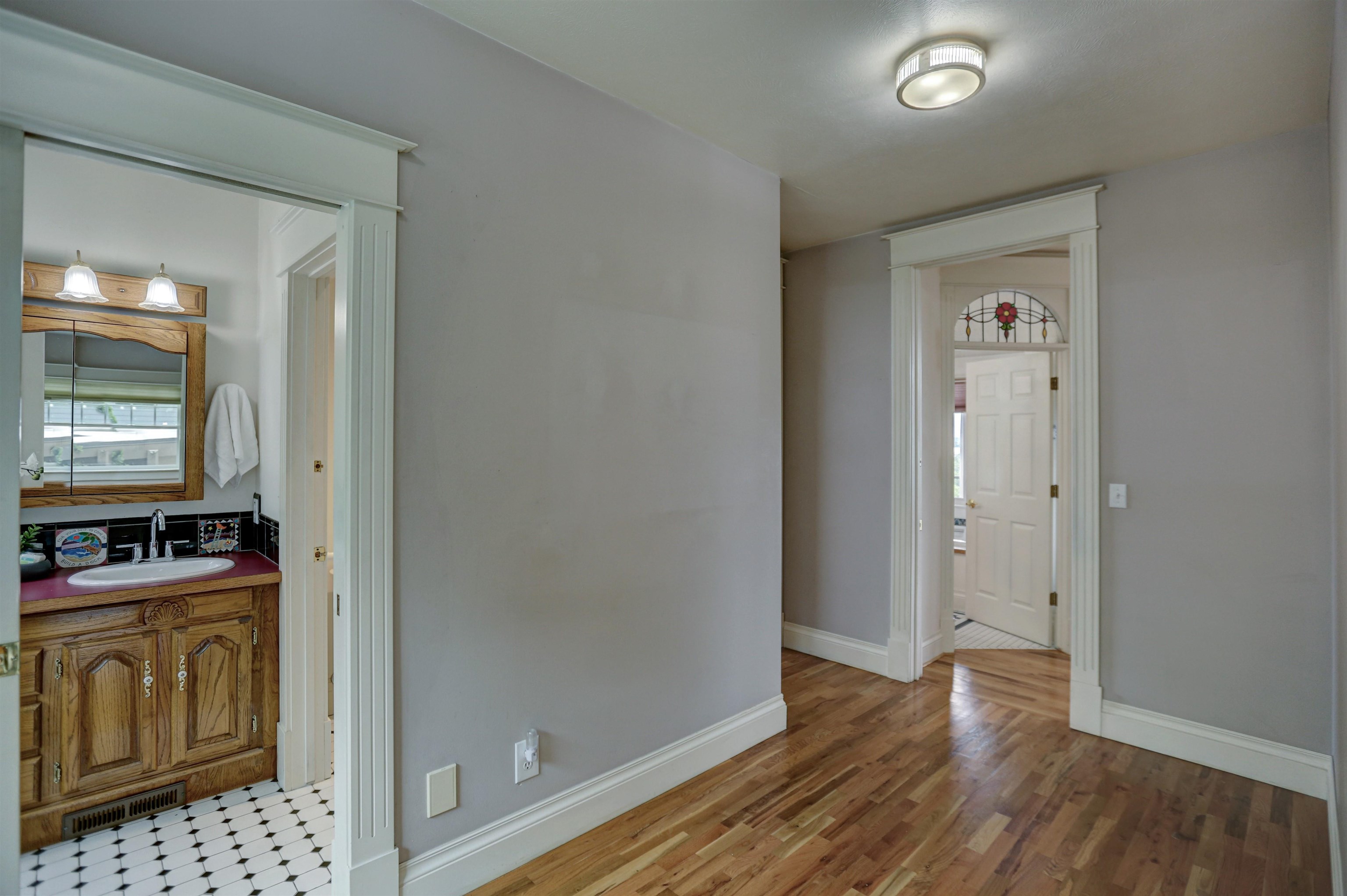 2424 E 9th Ave - Photo 25