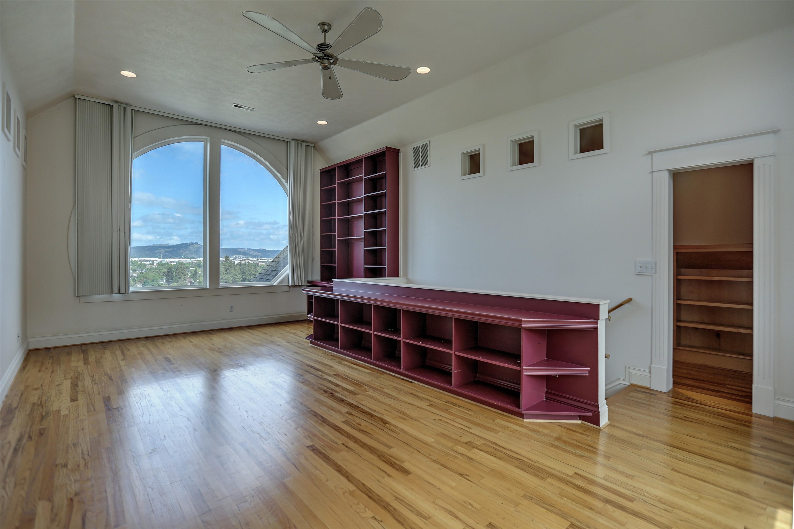 2424 E 9th Ave - Photo 39