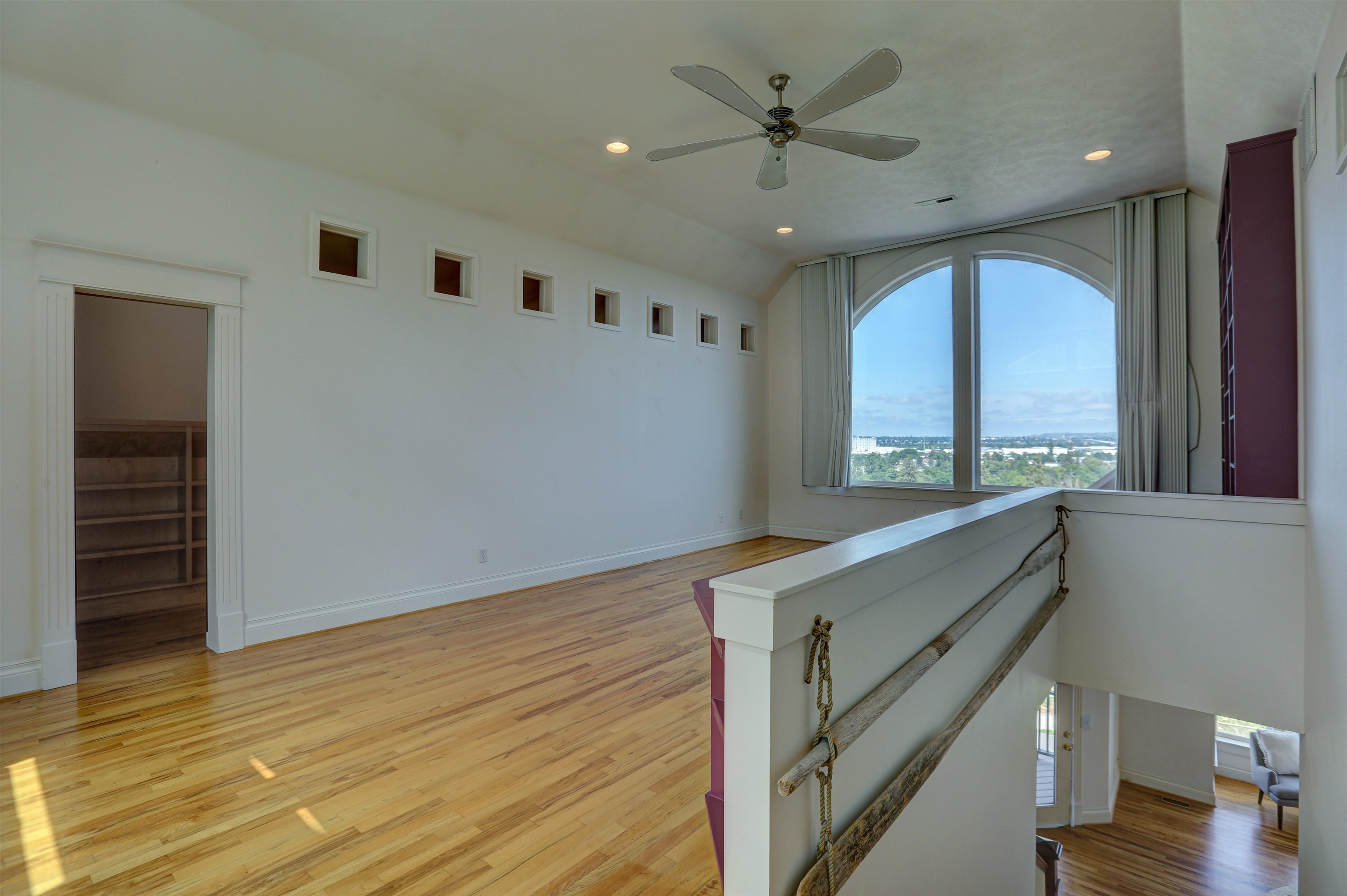 2424 E 9th Ave - Photo 37