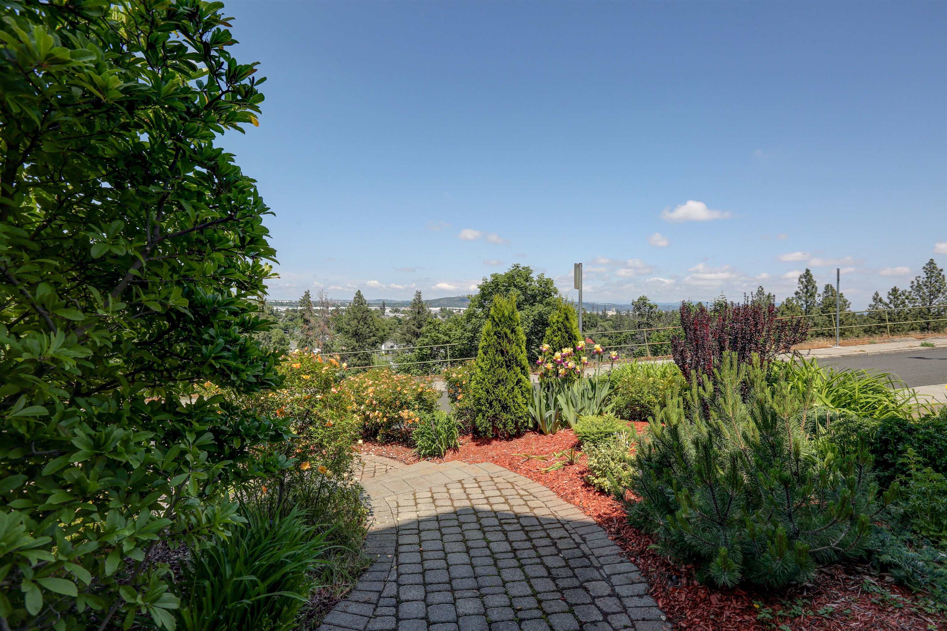 2424 E 9th Ave - Photo 50