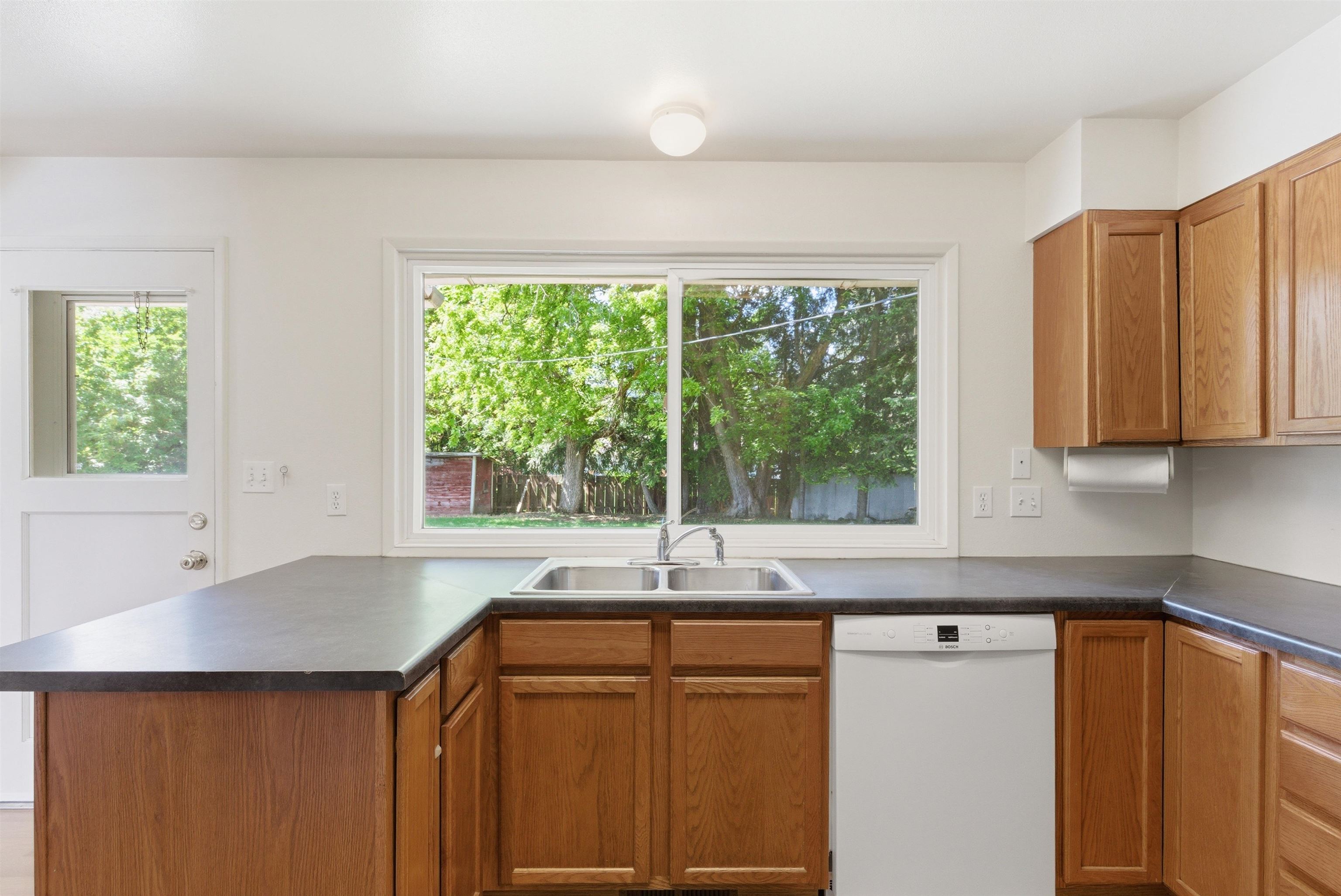 9415 N ATLANTIC St - Photo 11
