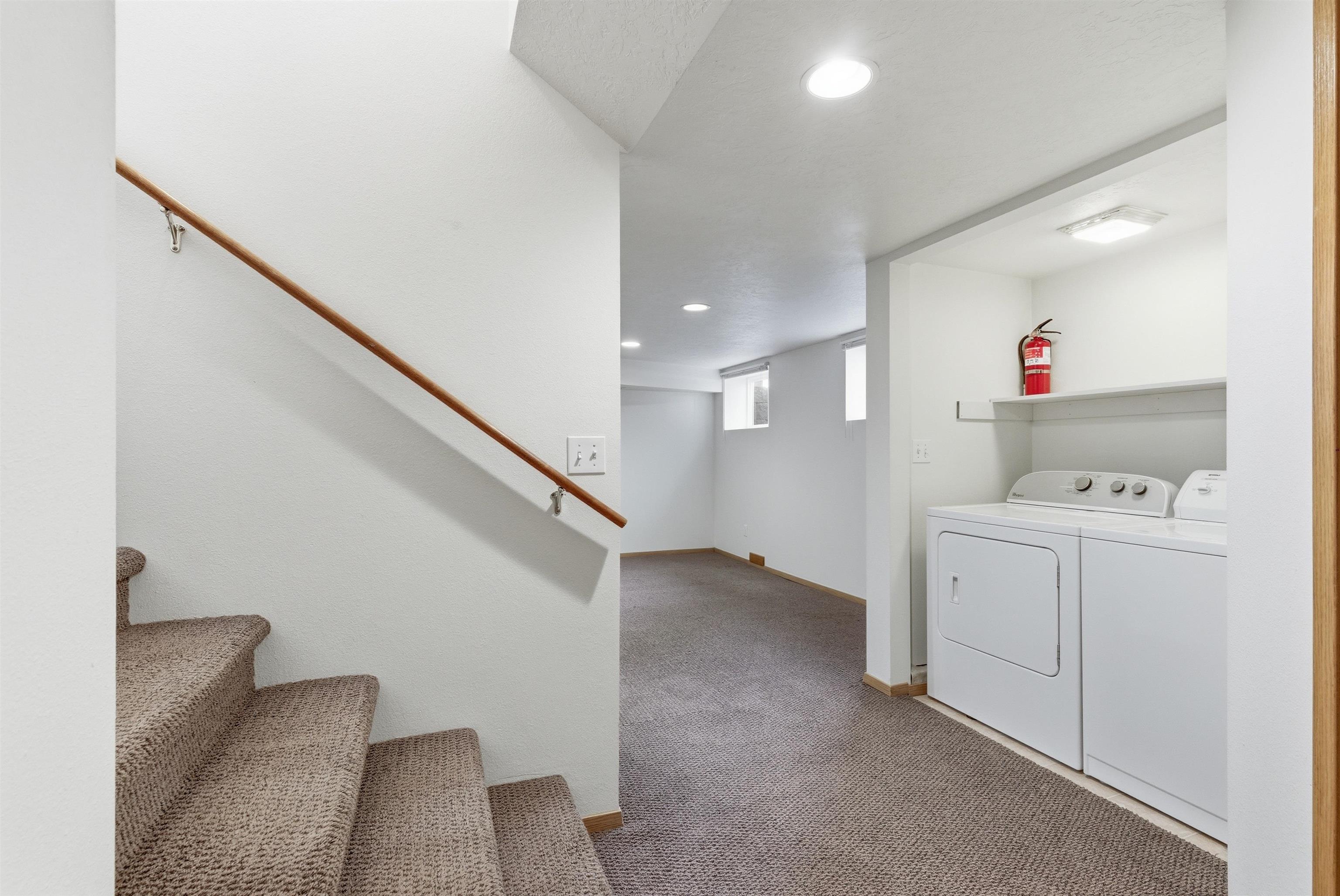 9415 N ATLANTIC St - Photo 23