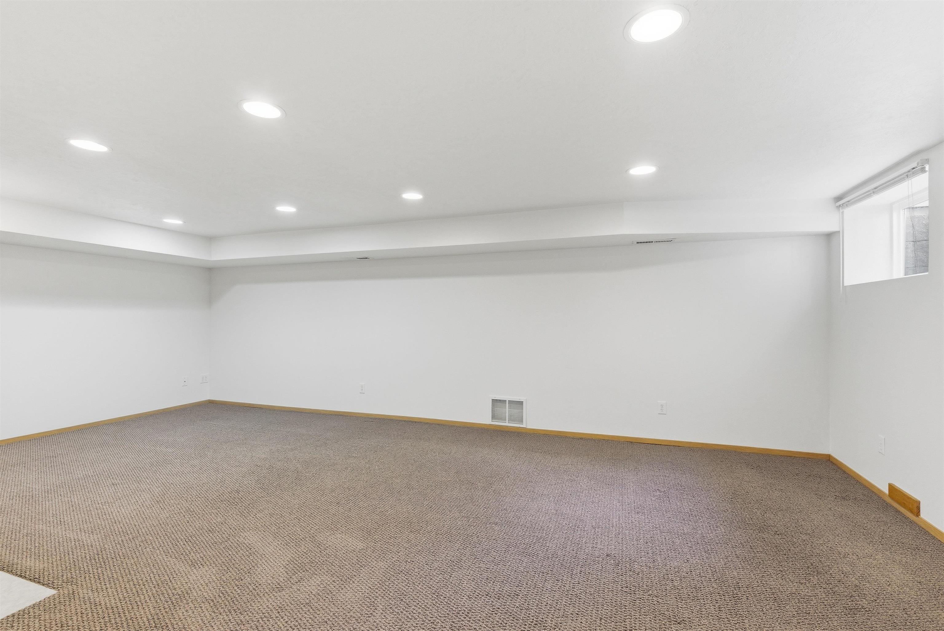 9415 N ATLANTIC St - Photo 25