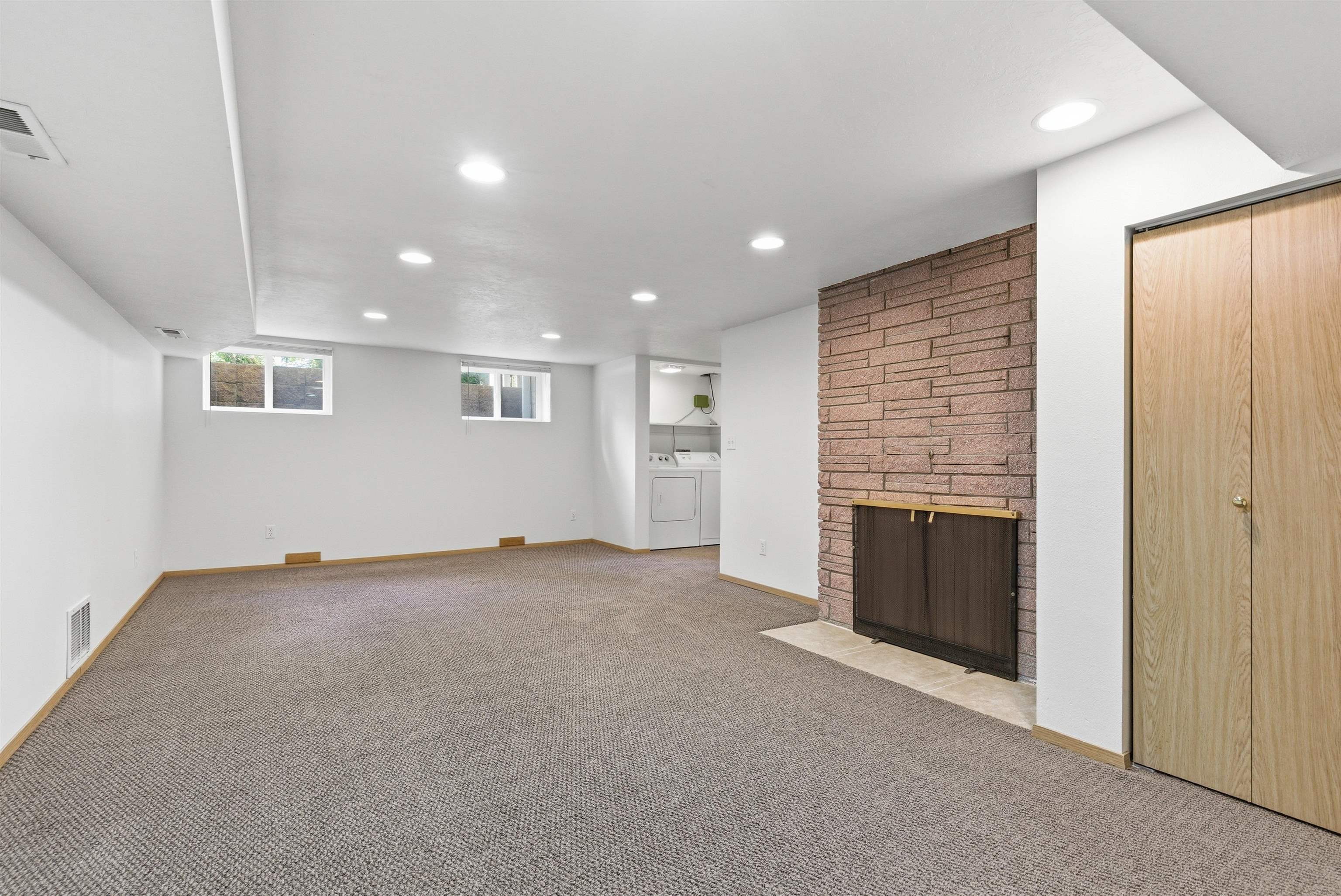 9415 N ATLANTIC St - Photo 27