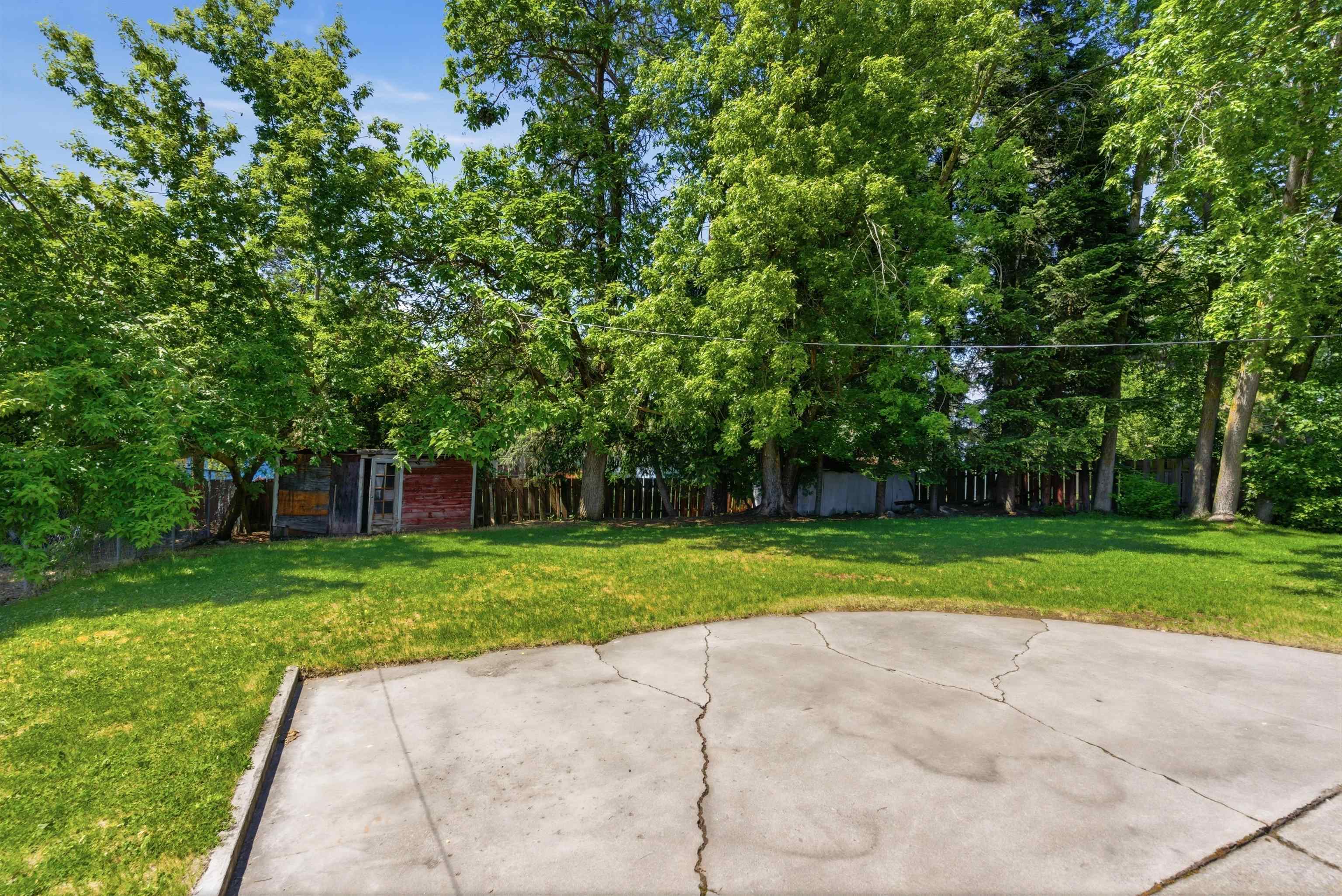 9415 N ATLANTIC St - Photo 36