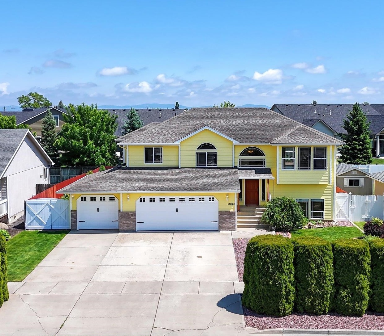 9012 N Ash St - Photo 1