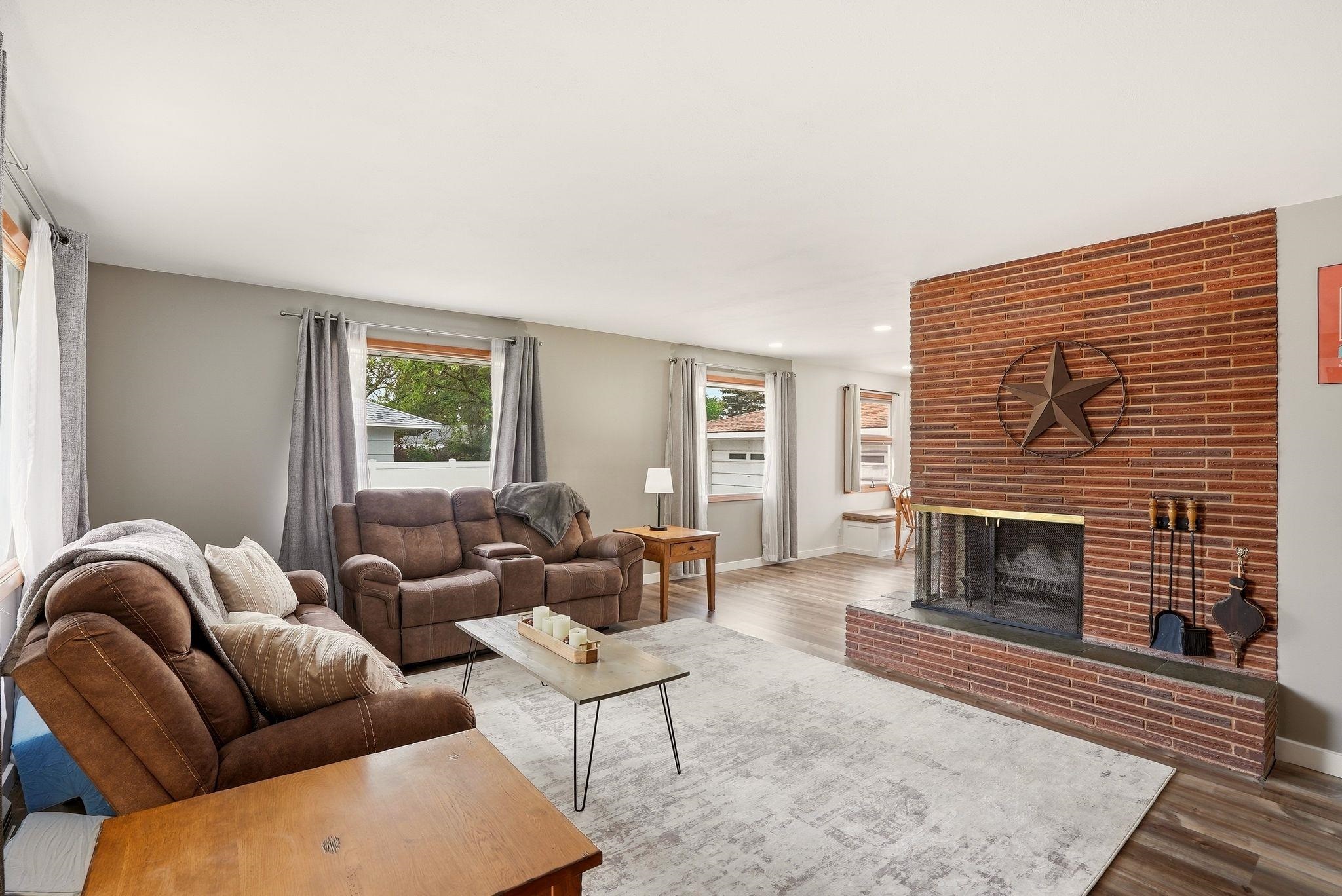 1115 N Balfour Ct - Photo 3