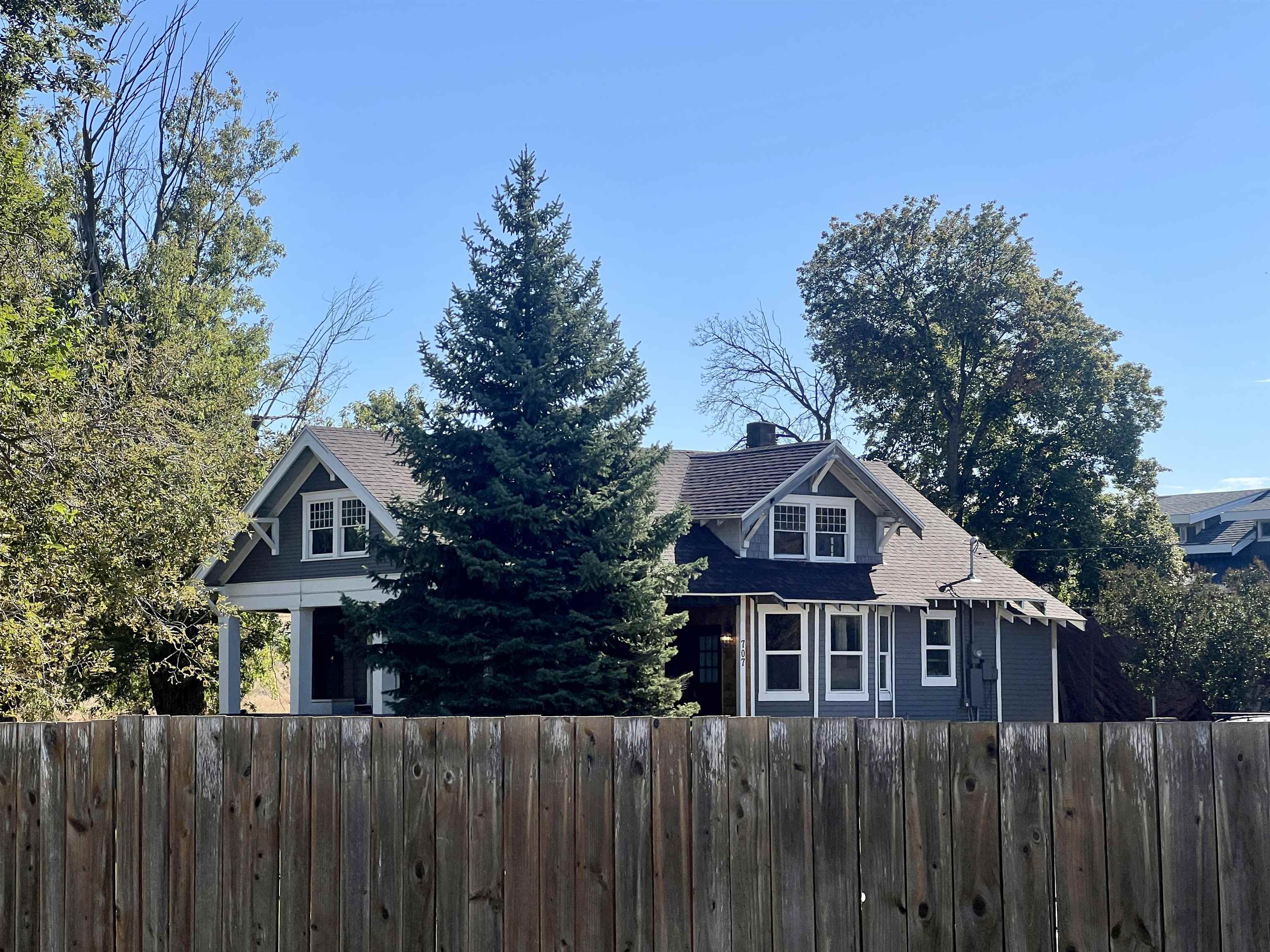 707 S Dayton St - Photo 3