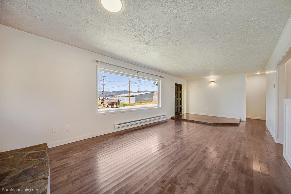 327 W 5th St - Photo 6
