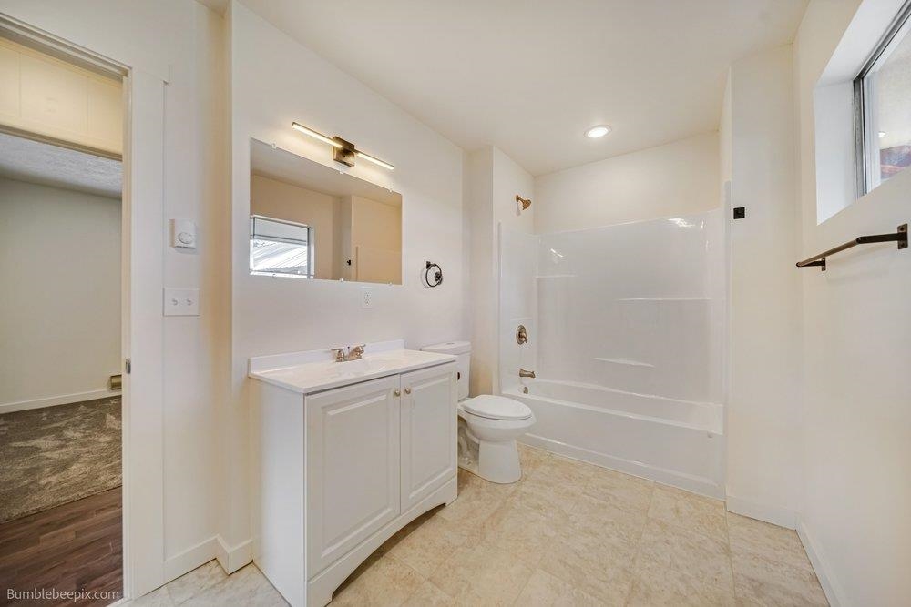 327 W 5th St - Photo 16