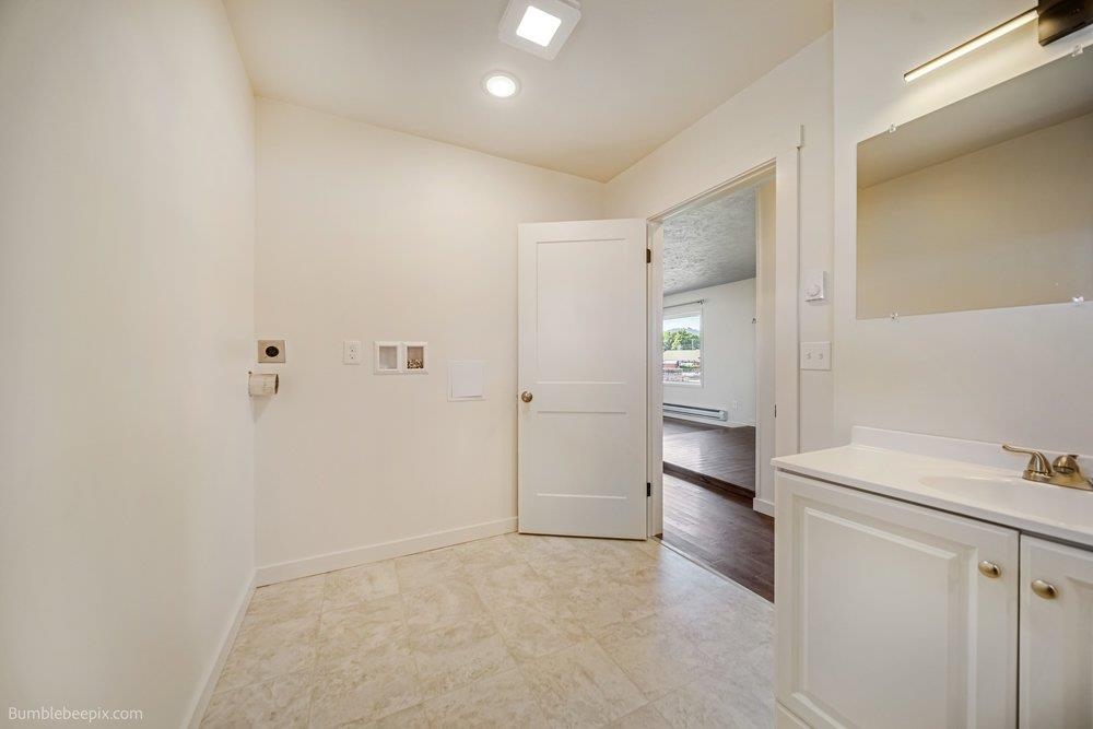 327 W 5th St - Photo 17