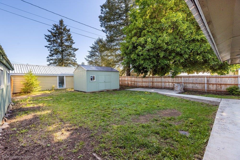 327 W 5th St - Photo 22