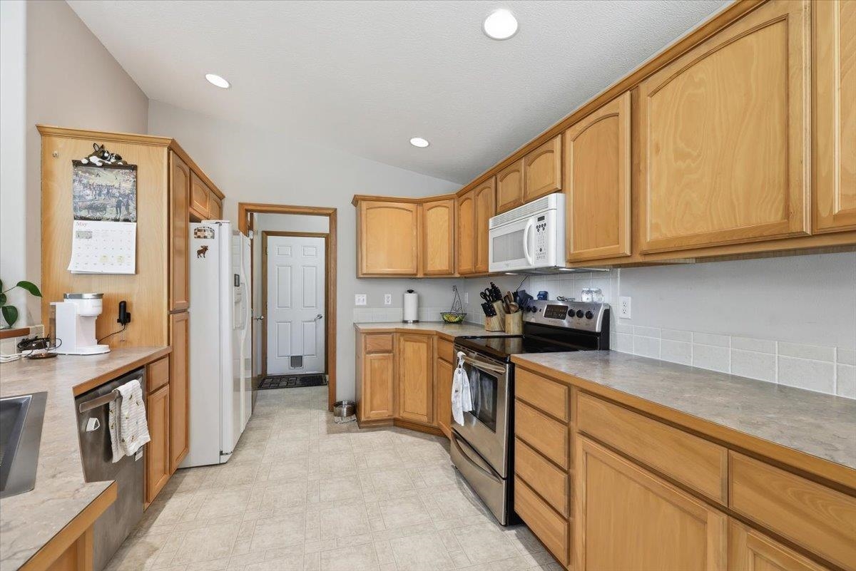 5861 Jergens Rd - Photo 8