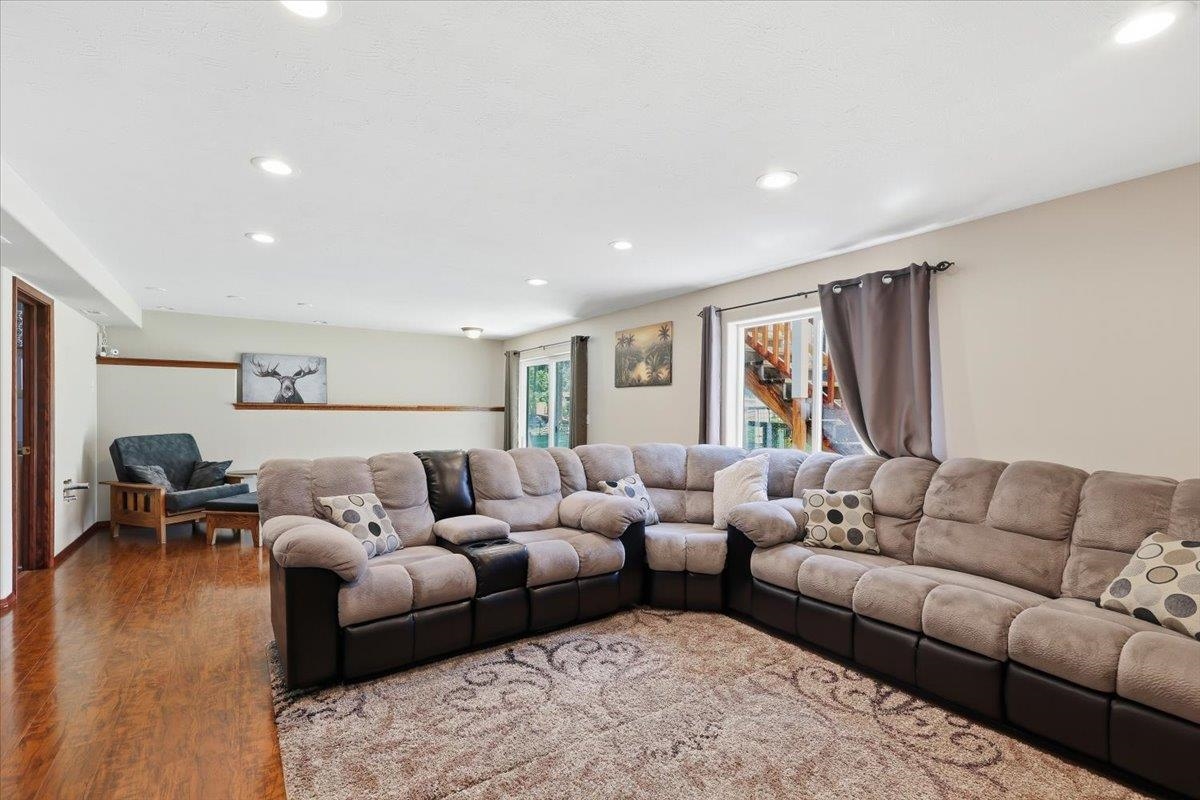 5861 Jergens Rd - Photo 20