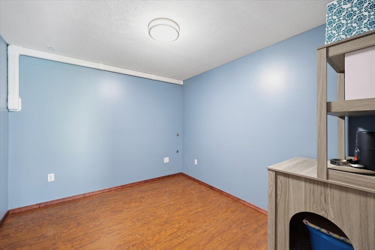 5861 Jergens Rd - Photo 24