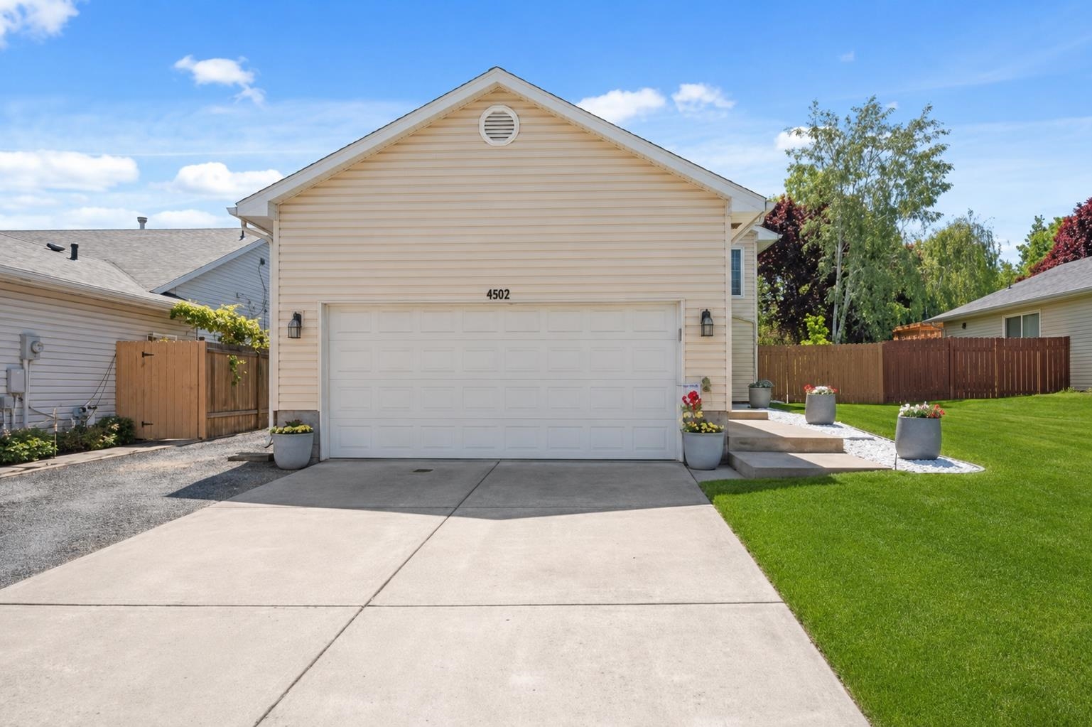 4612 E 13th Ave - Photo 2