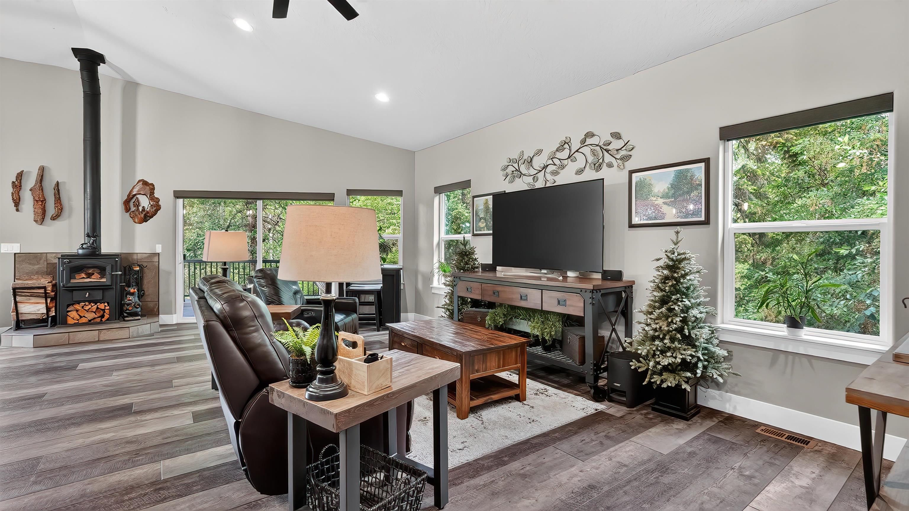 515 W Chattaroy Rd - Photo 6