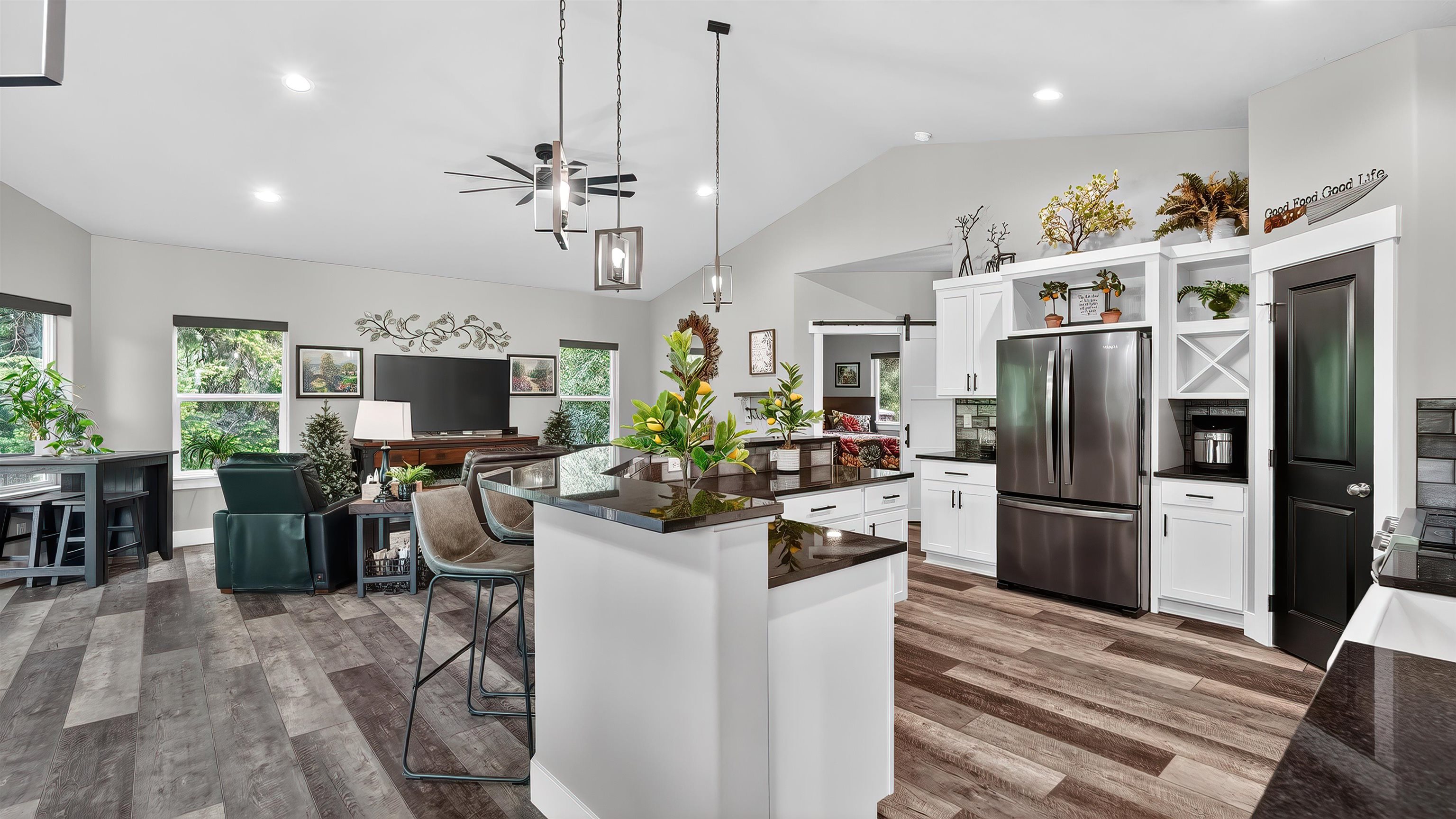 515 W Chattaroy Rd - Photo 10