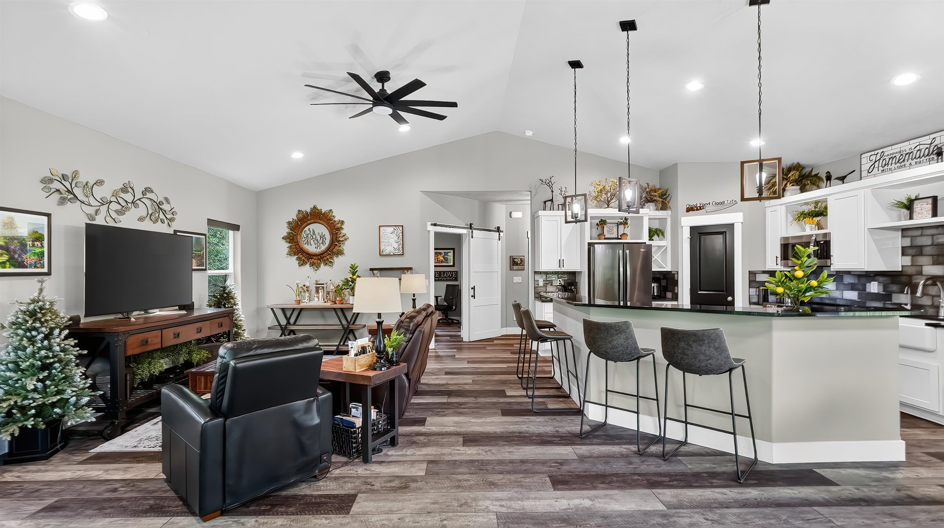 515 W Chattaroy Rd - Photo 13