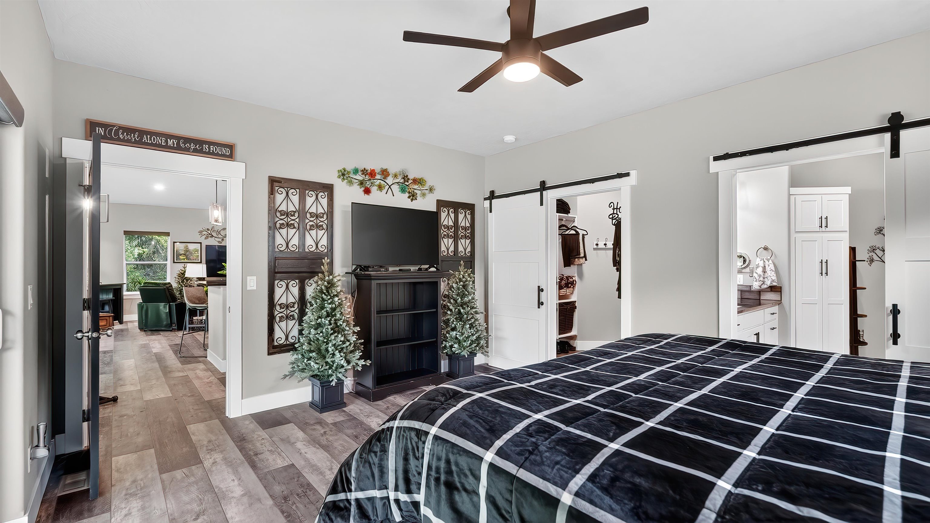 515 W Chattaroy Rd - Photo 16
