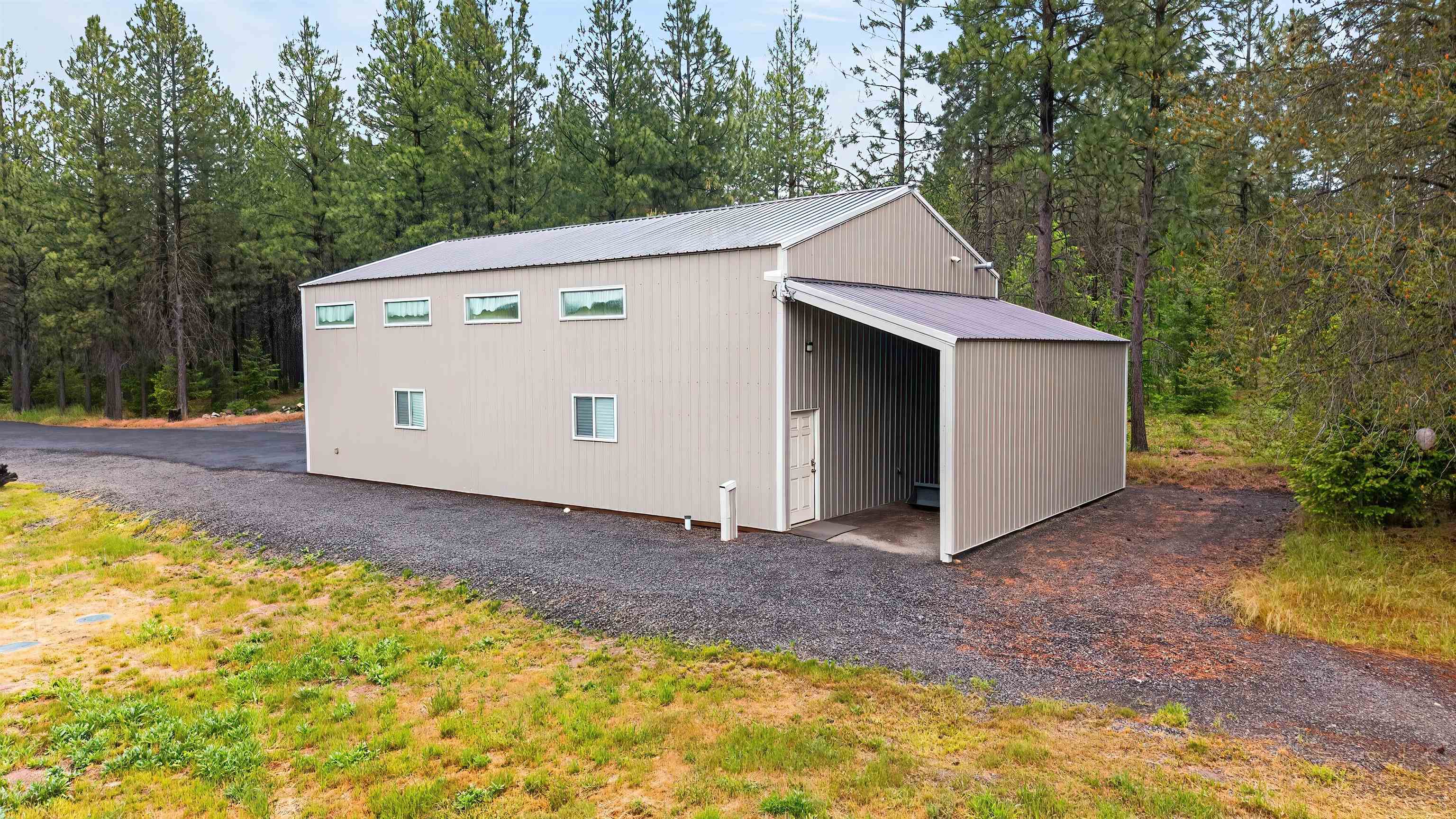 515 W Chattaroy Rd - Photo 43