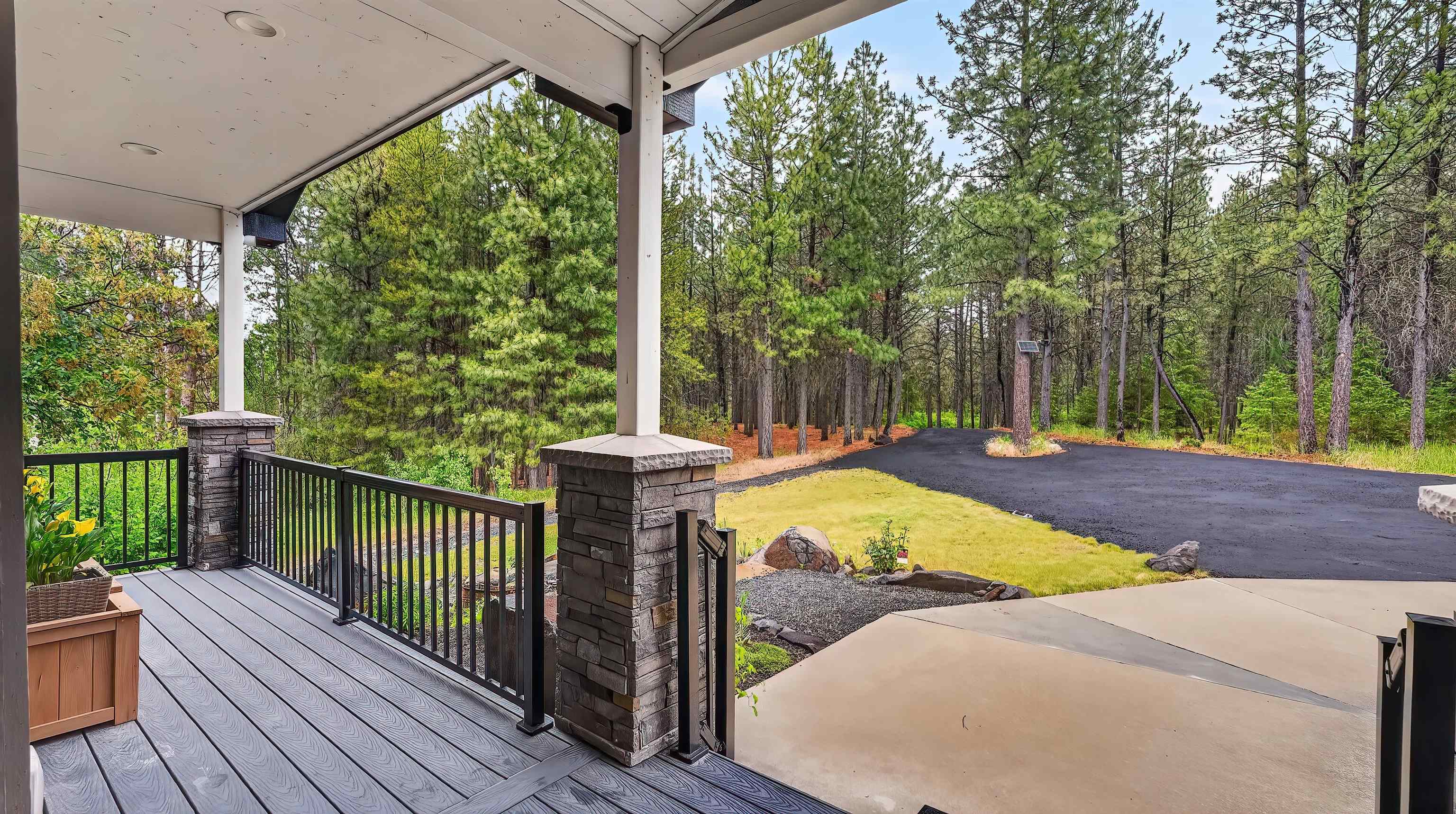 515 W Chattaroy Rd - Photo 4