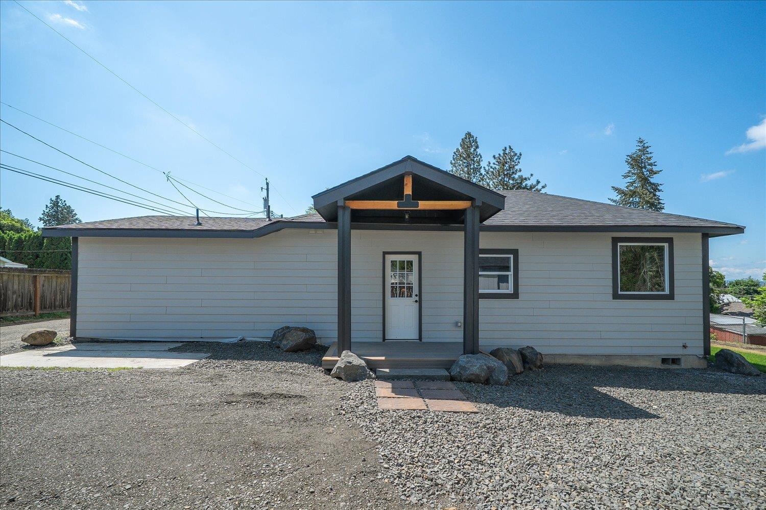 7312 E 4th Ave - Photo 2