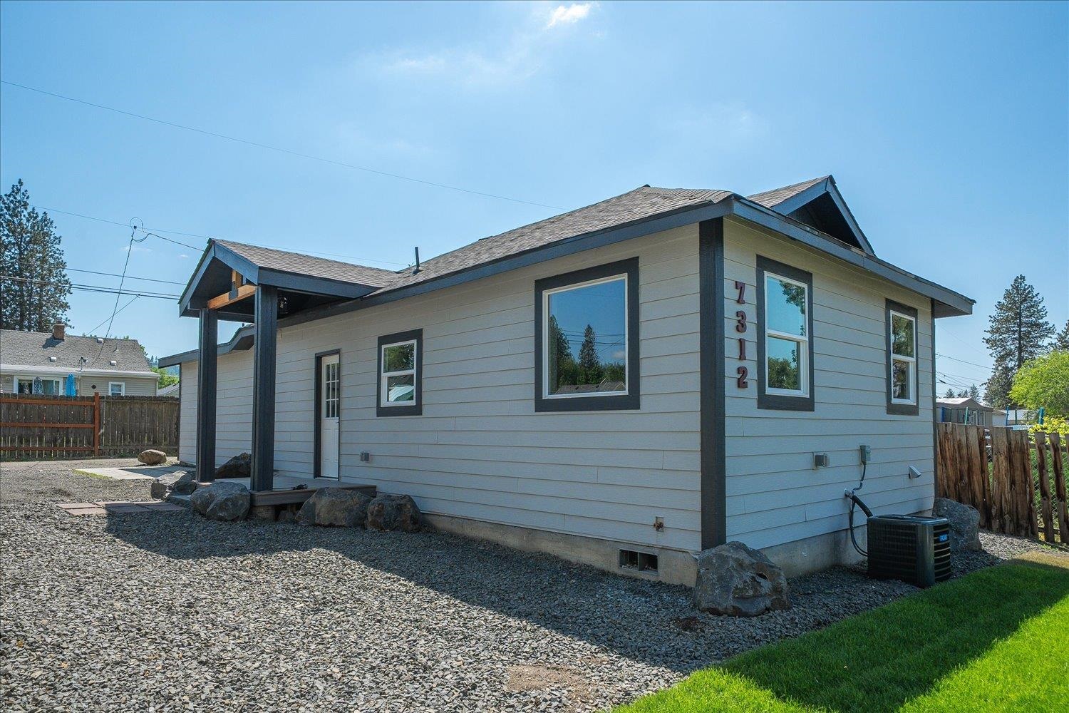 7312 E 4th Ave - Photo 3