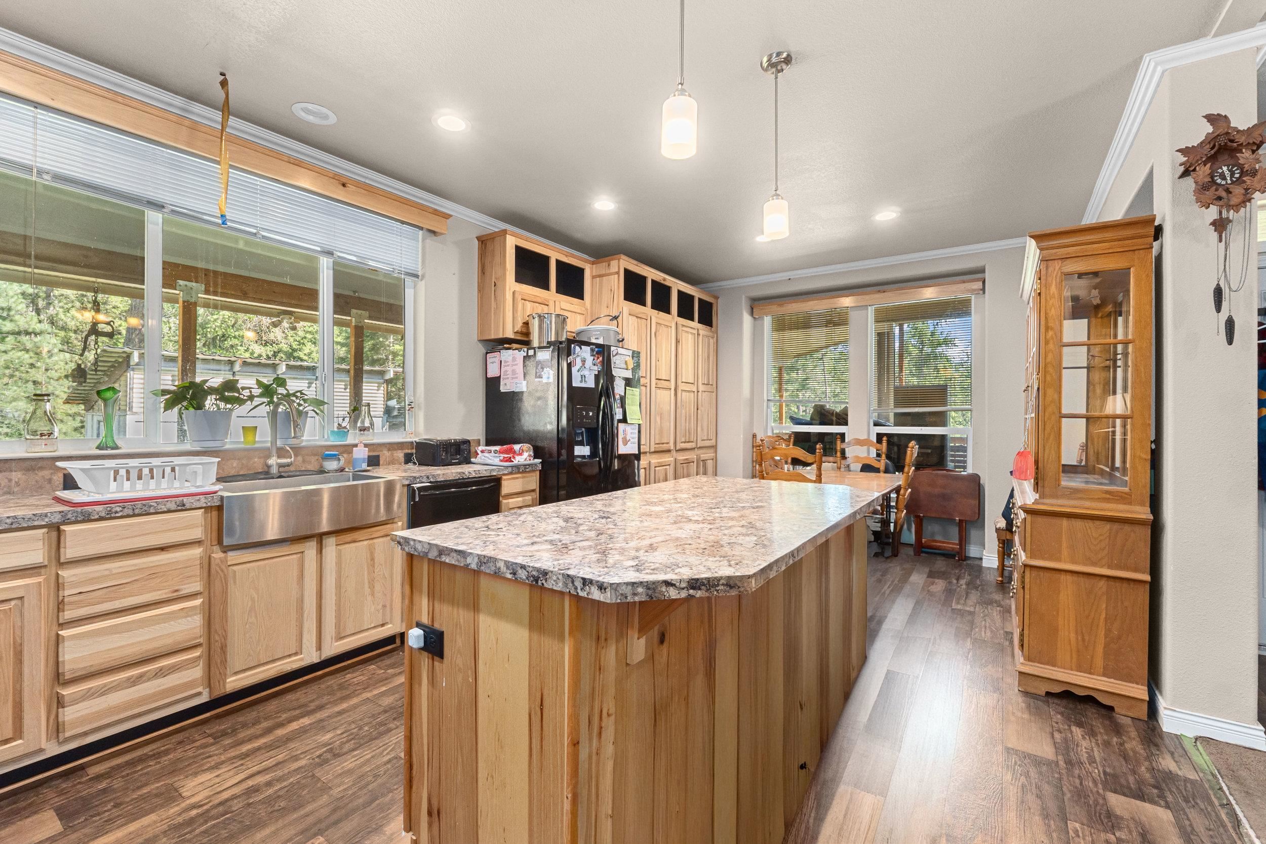 614 Hegney Way - Photo 8