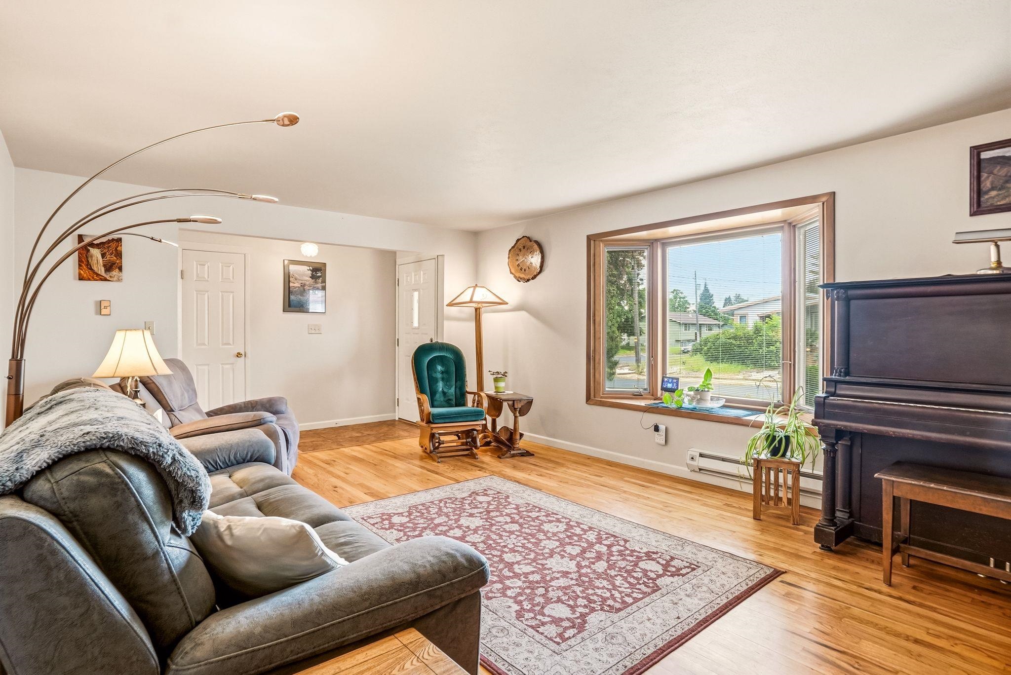 735 Clover St - Photo 6