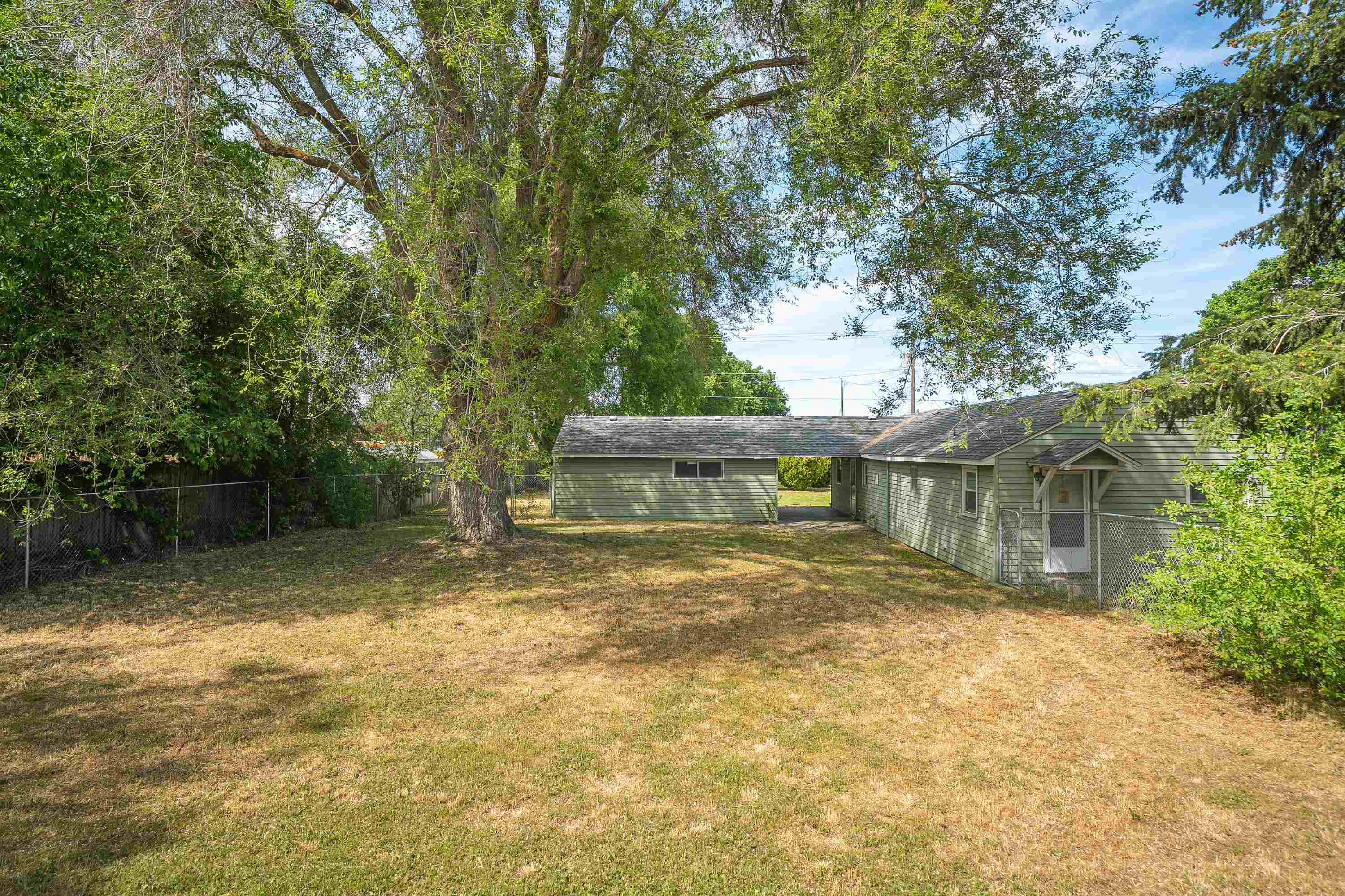 11216 E 4th Ave - Photo 16