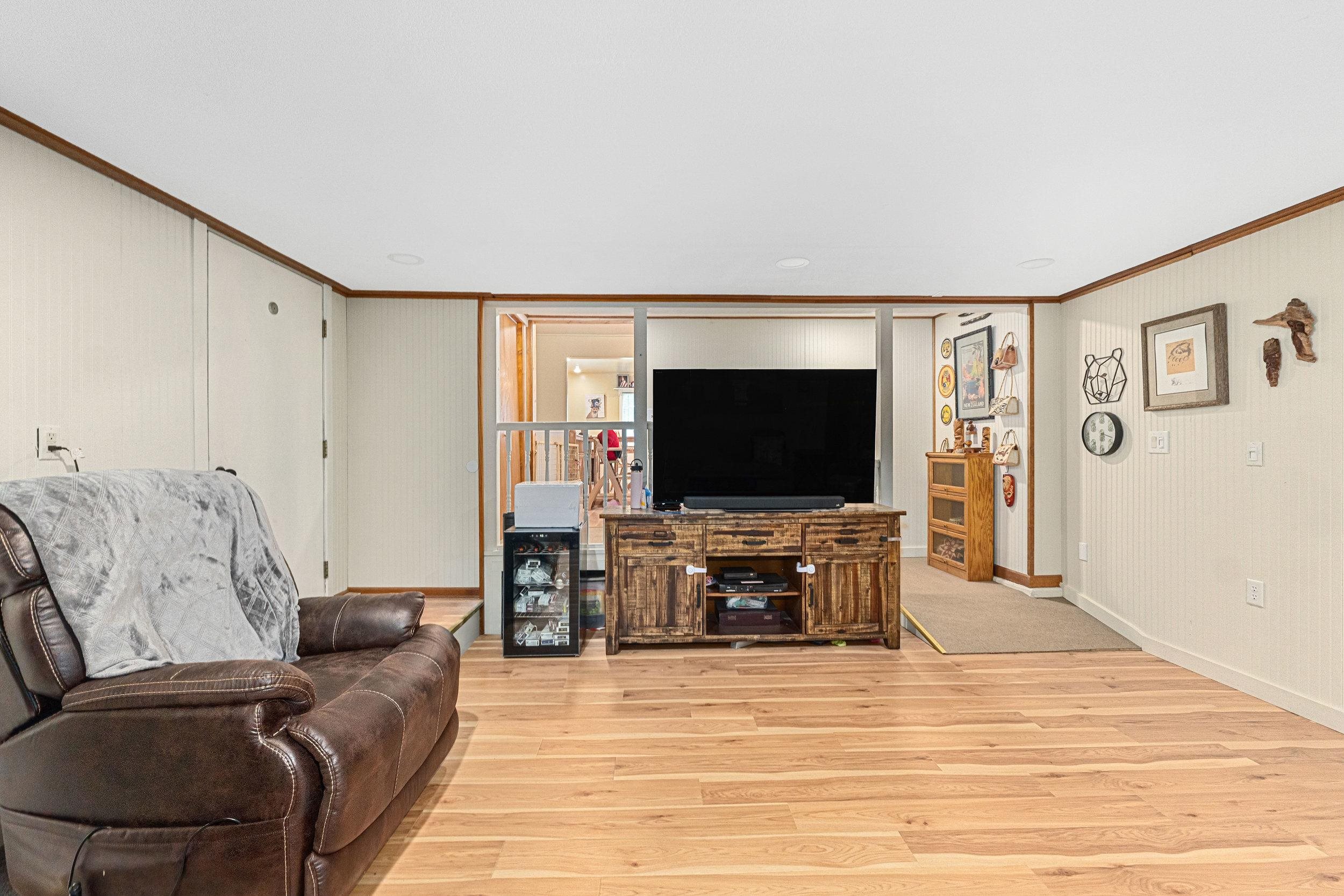 611 Hegney Way - Photo 13