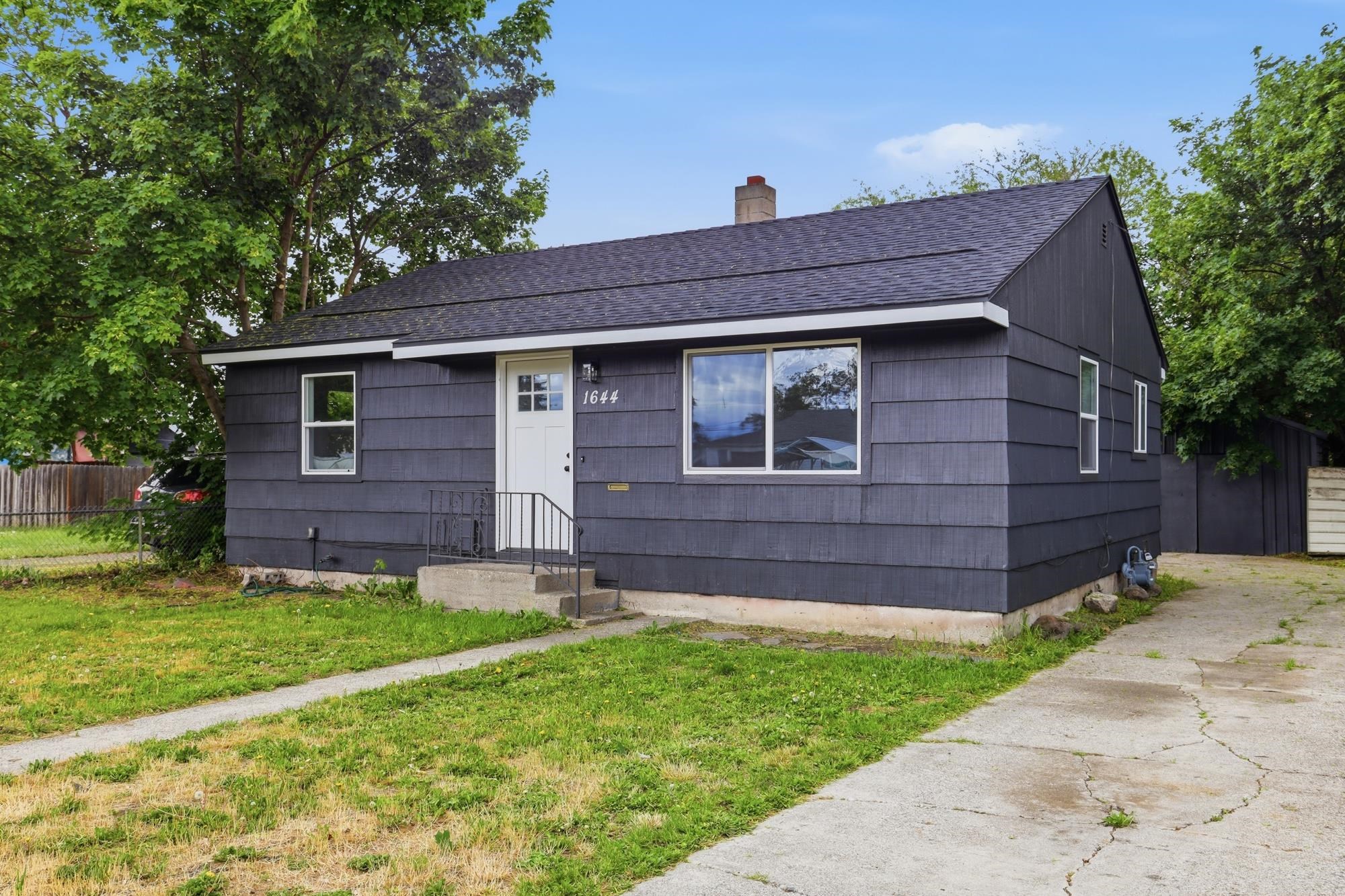 1644 E LONGFELLOW Ave - Photo 17