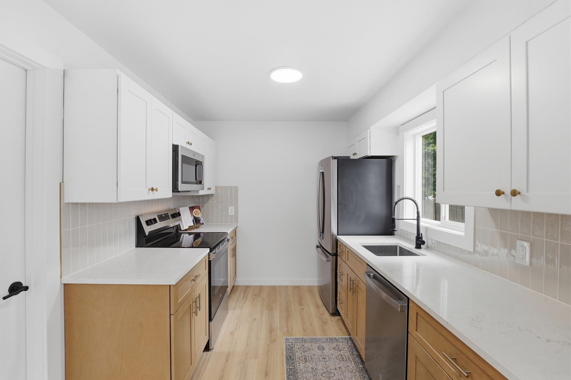 1644 E LONGFELLOW Ave - Photo 2
