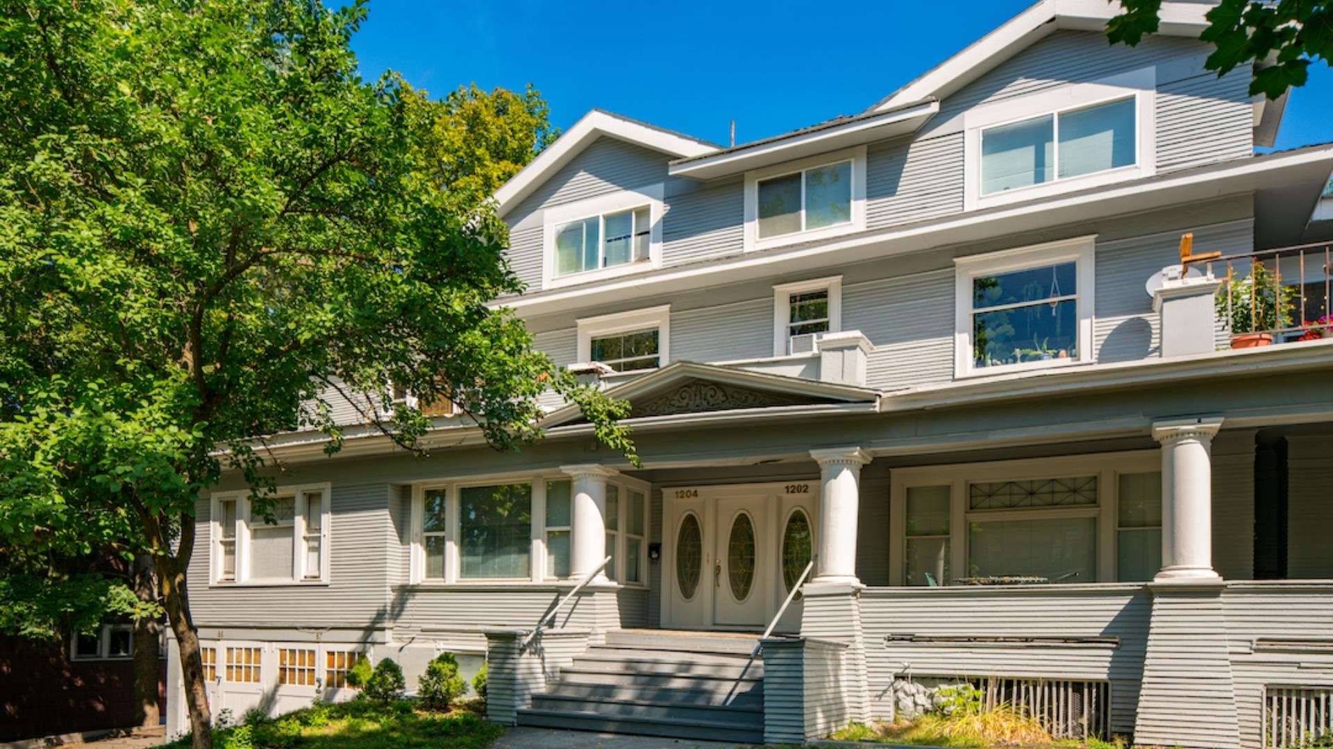 1204 W 8th Ave - Photo 1