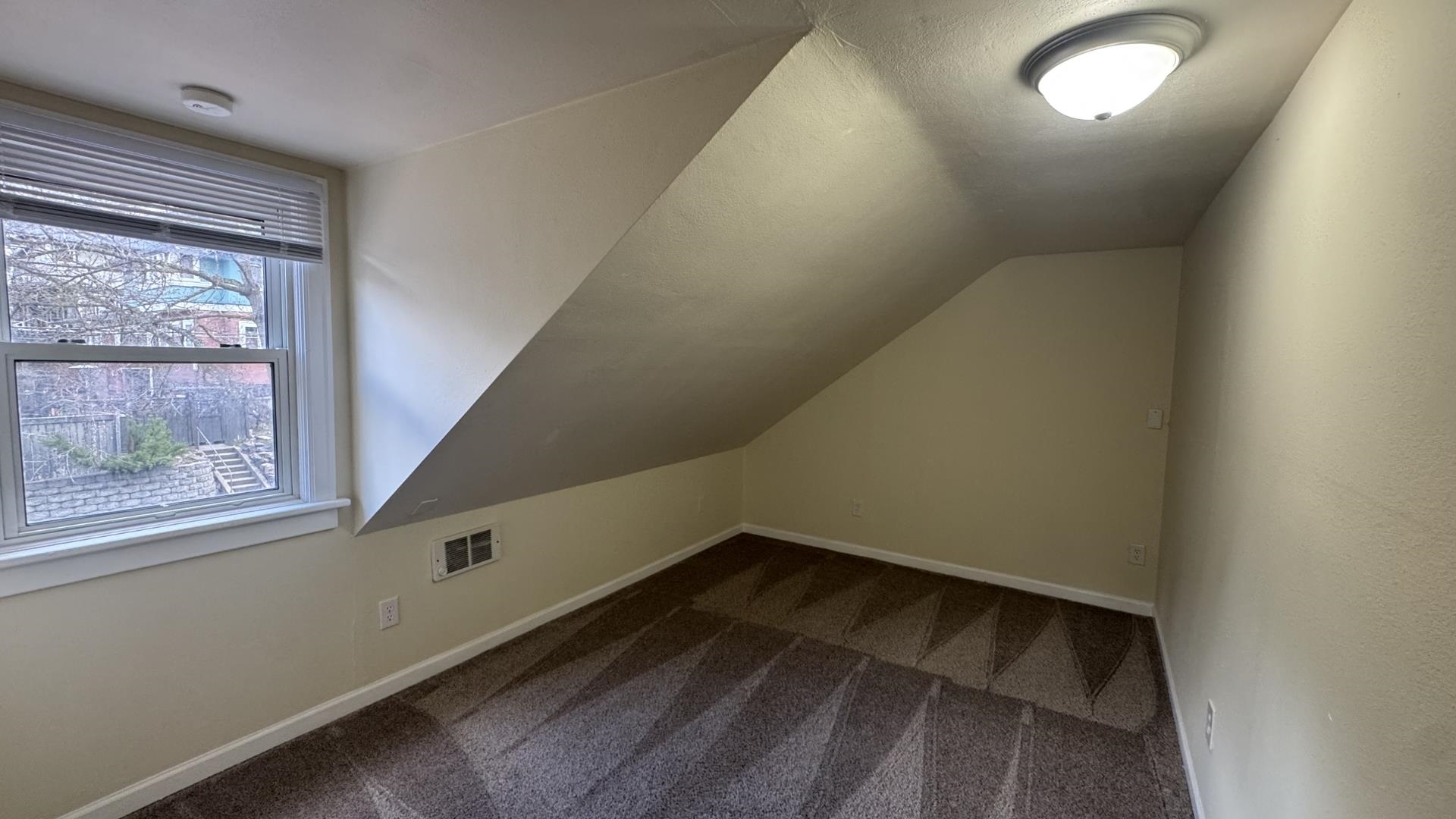 1204 W 8th Ave - Photo 10