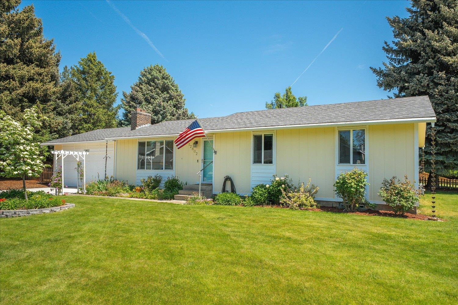 12802 E 27TH Ave - Photo 4