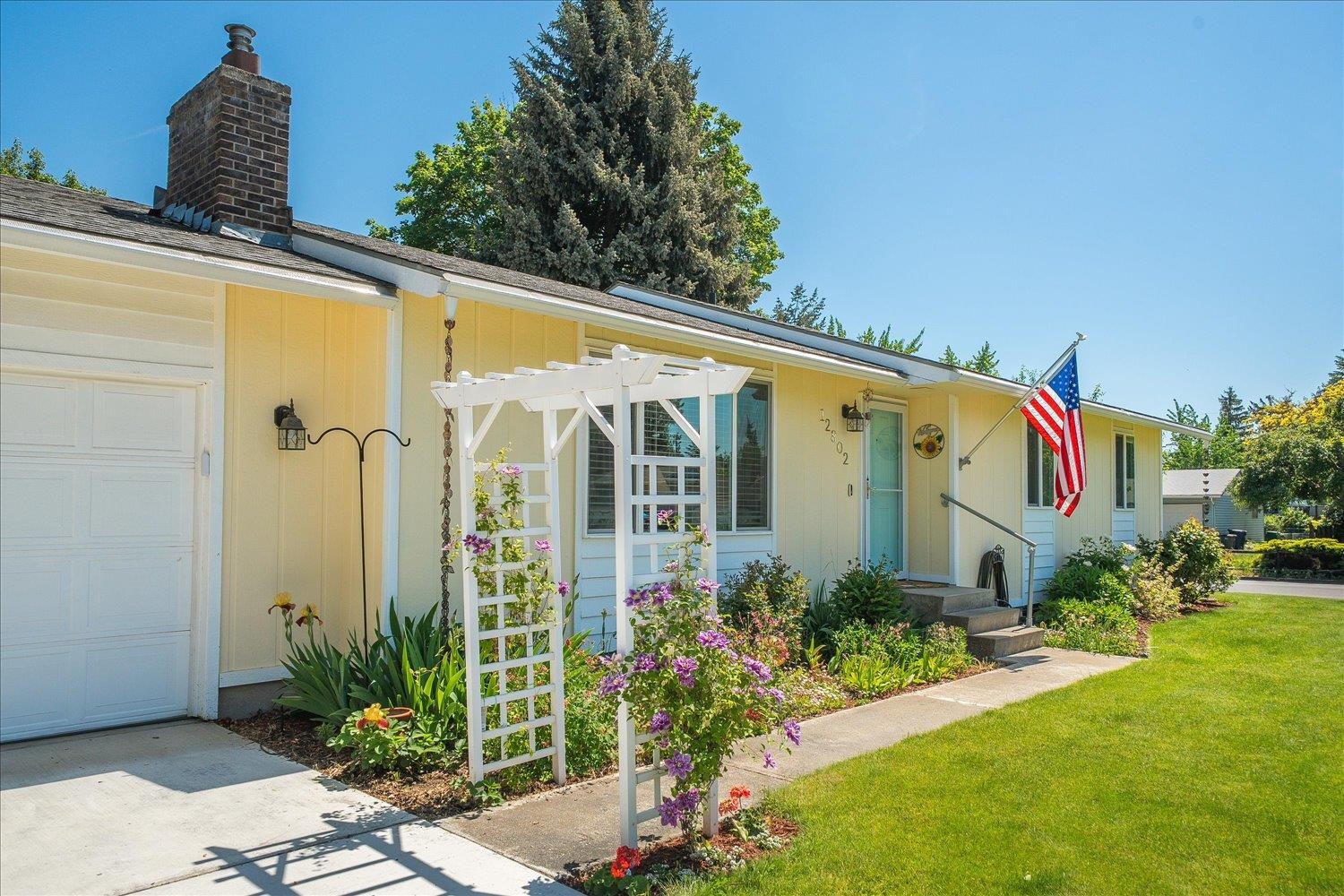 12802 E 27TH Ave - Photo 3