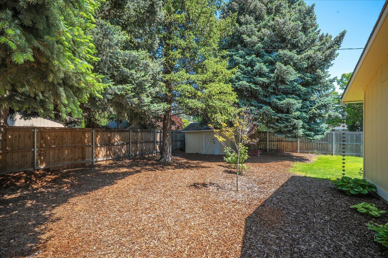12802 E 27TH Ave - Photo 32