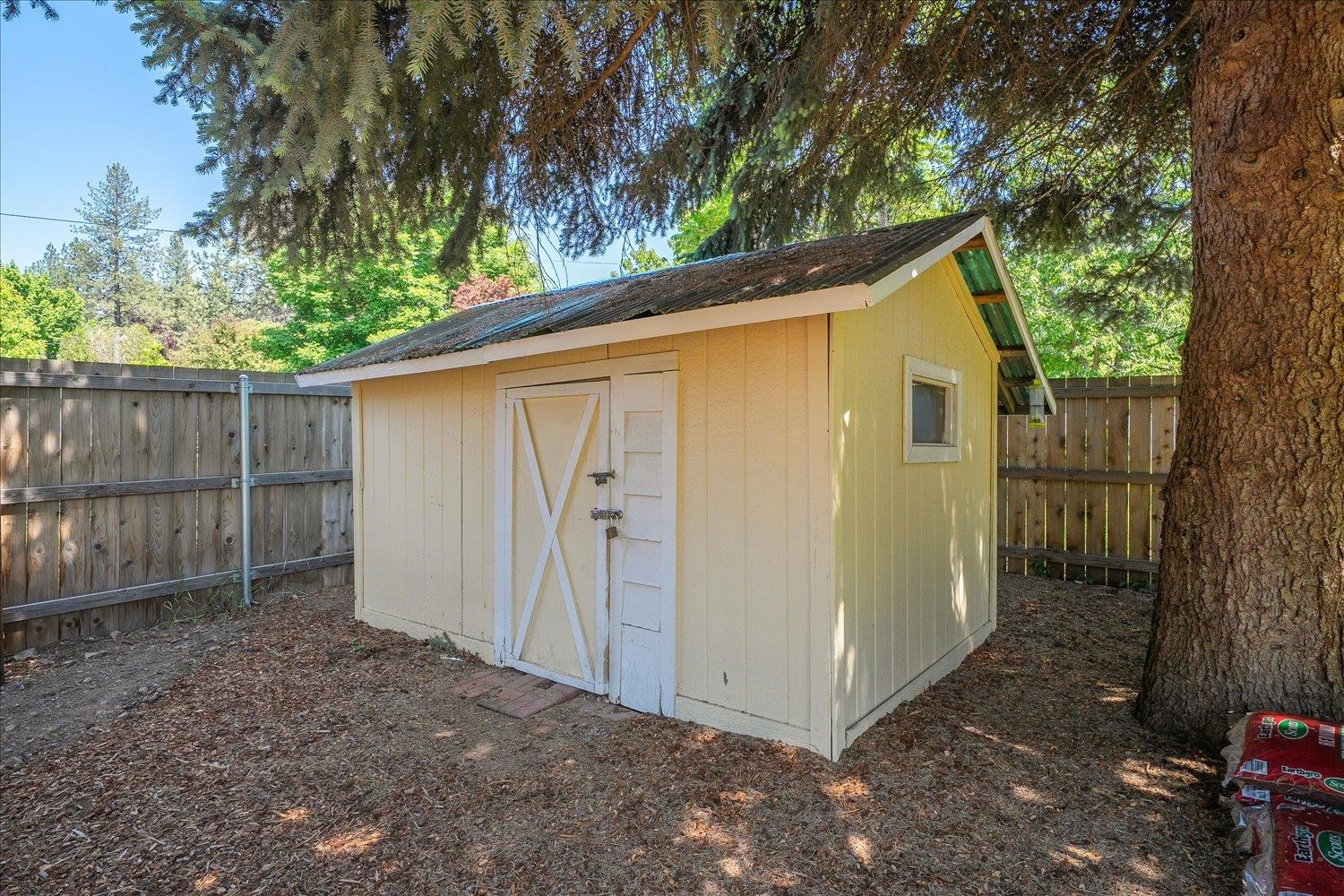 12802 E 27TH Ave - Photo 33