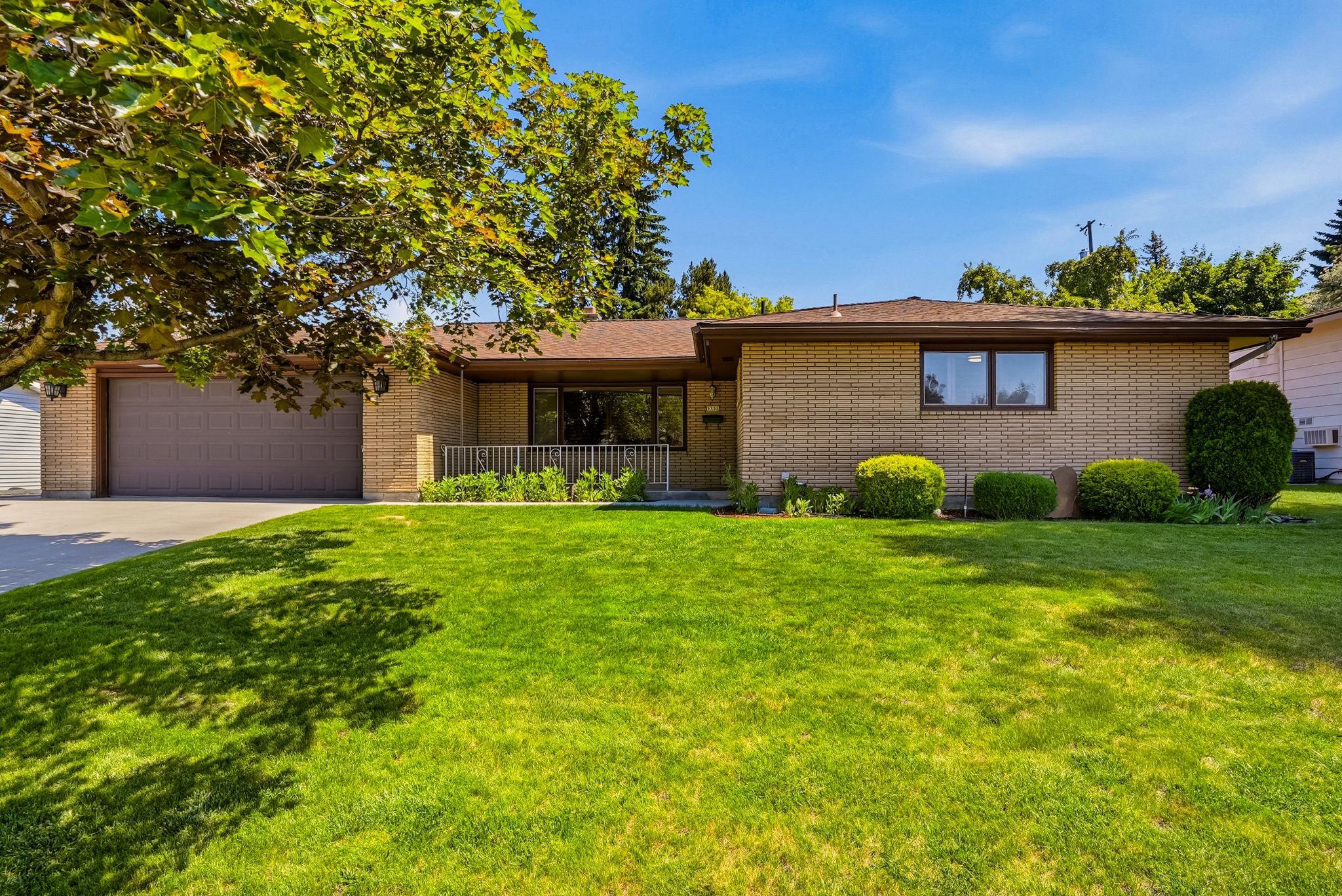 5732 N Drumheller St - Photo 1