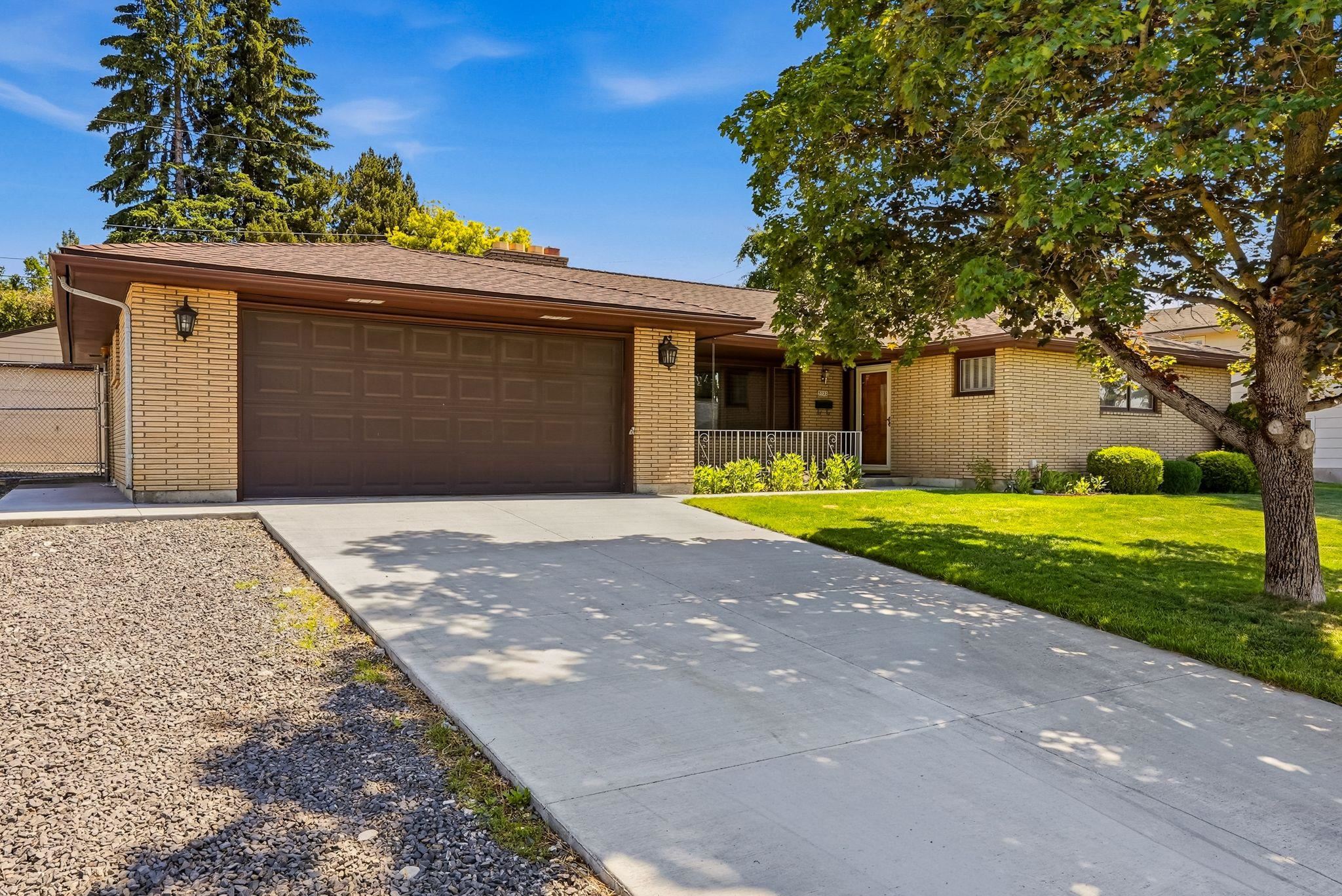 5732 N Drumheller St - Photo 2