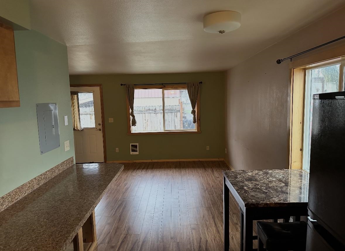 645 S Larch St - Photo 5